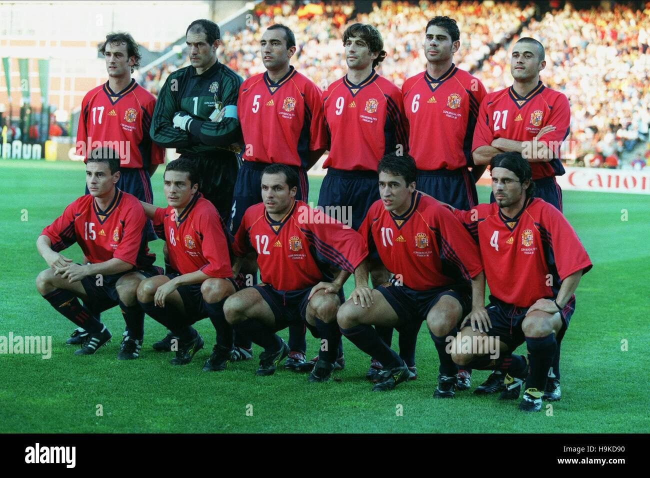 Adidas × Vintage Spain 1998 Home Jersey Size US XL / EU 56 / 4 - 2 Thumbnail