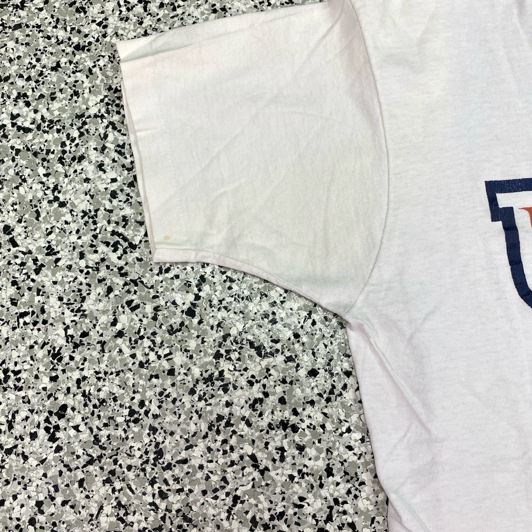 Vintage VINTAGE Arizona University Wildcats Men’s Single Stitch T Shirt L White 90s Graphic Print Mens Size US L / EU 52-54 / 3 - 5 Thumbnail