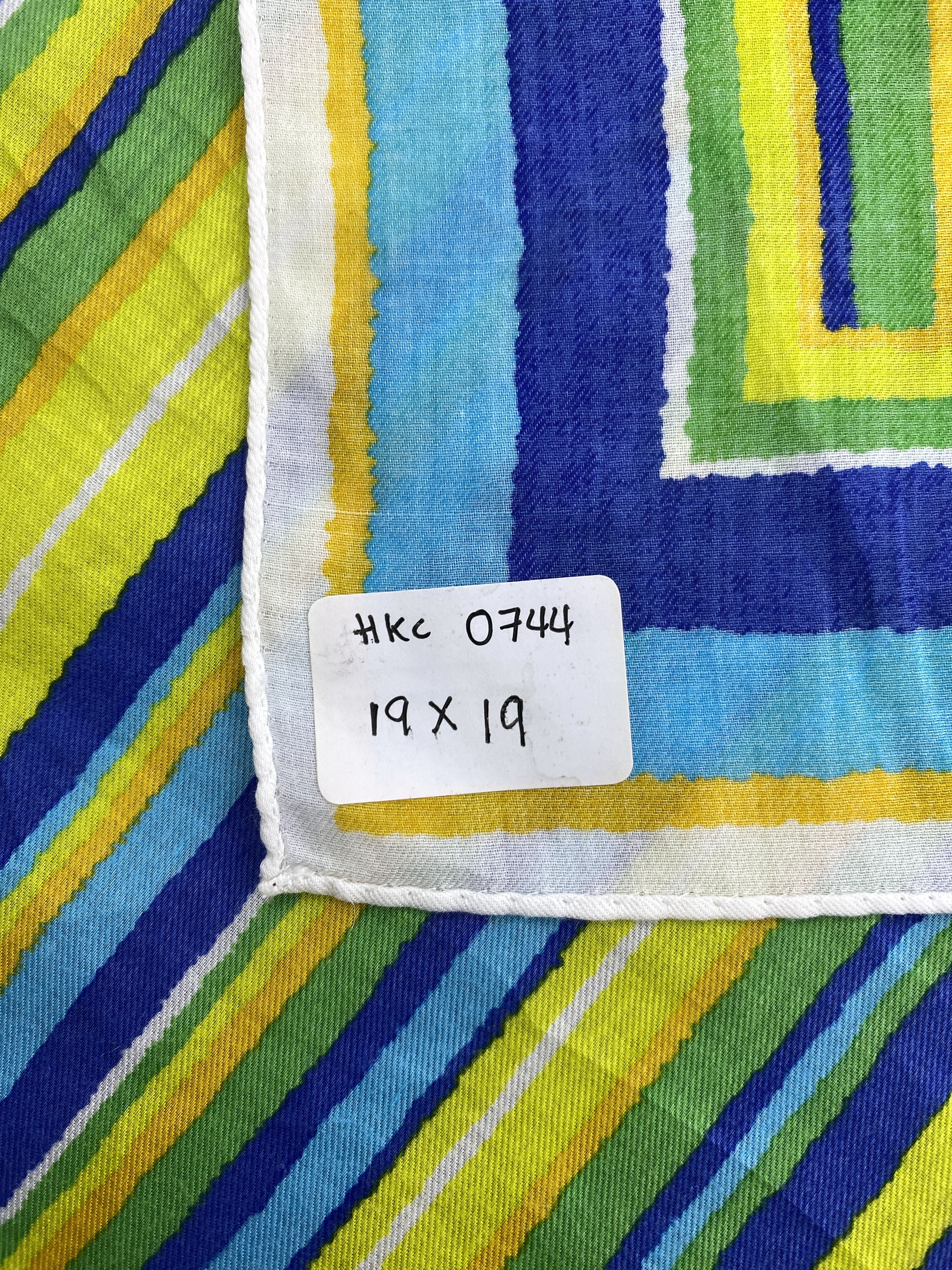Vintage Yves Saint Laurent Handkerchief /Neckerchief HKC0744 Size ONE SIZE - 6 Thumbnail