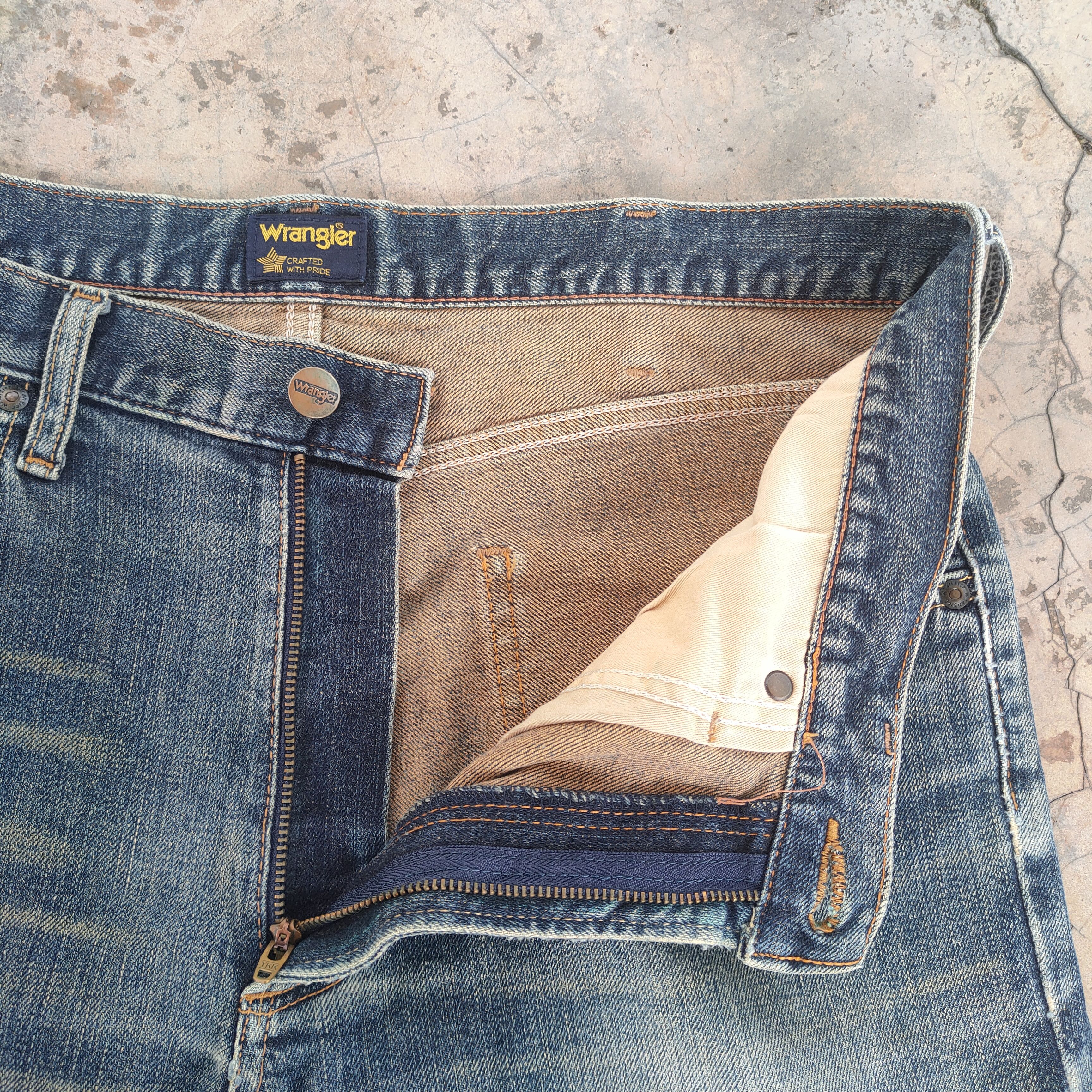 Wrangler W36 Vtg wrangler Faded distressed jeans denim pants Size US 35 - 7 Thumbnail