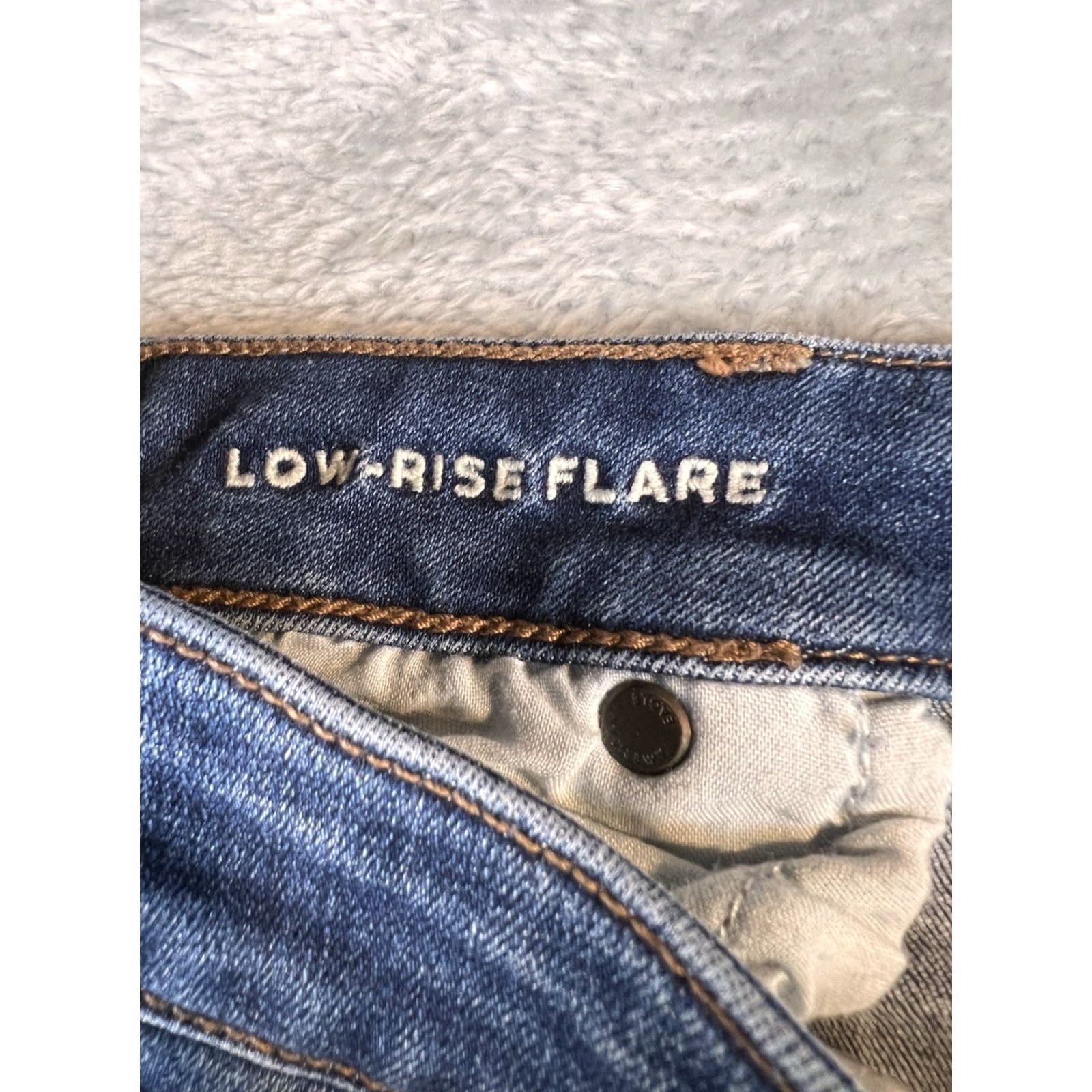 American Eagle Outfitters American Eagle Outfitters Jeans Womens 14 Blue Low-Rise Flare Dark Wash Denim Boho 90s Hipster Bohemian Jeans Womens Blue 14 Low Rise Flare Jeans Size 36" / US 14 / IT 50 - 3 Thumbnail