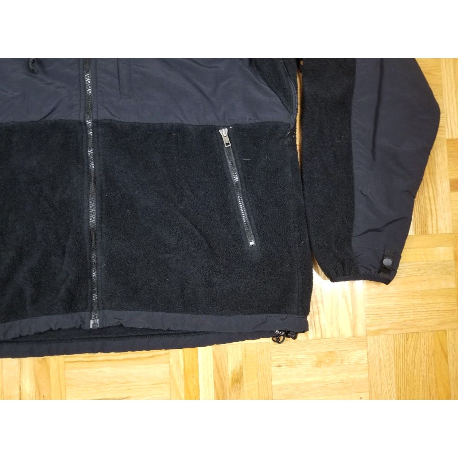 The North Face VINTAGE The North Face DENALI JACKET FLEECE Black 27 INCH TOP TO BOTTOM 27 INCH SIZE L Mens Large Size US L / EU 52-54 / 3 - 3 Thumbnail