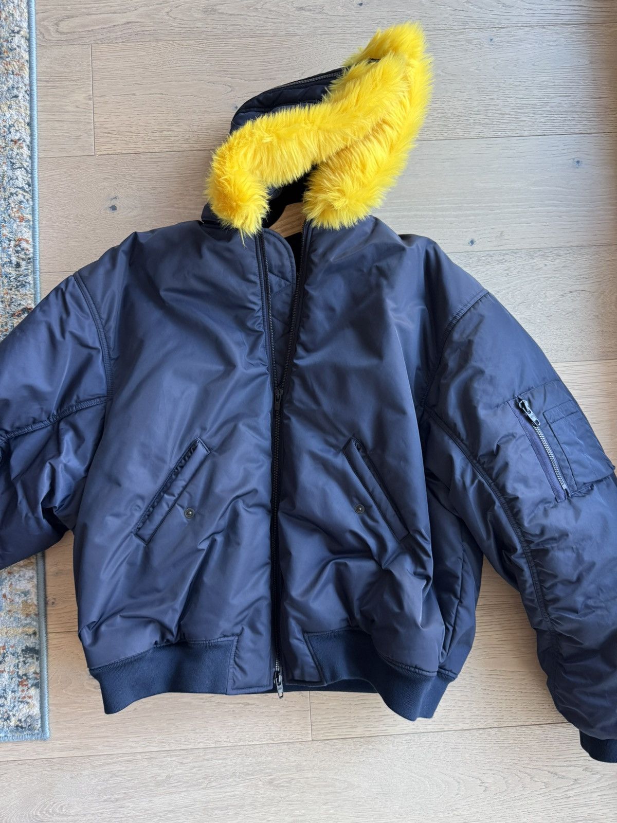 Balenciaga Balenciaga AW21 Faux Fur Bomber Size US M / EU 48-50 / 2 - 1 Thumbnail