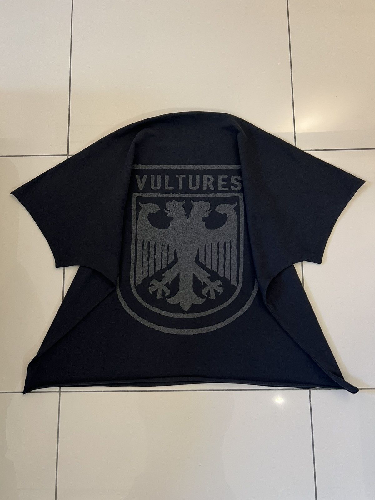 Yeezy Box Vultures Tee Black