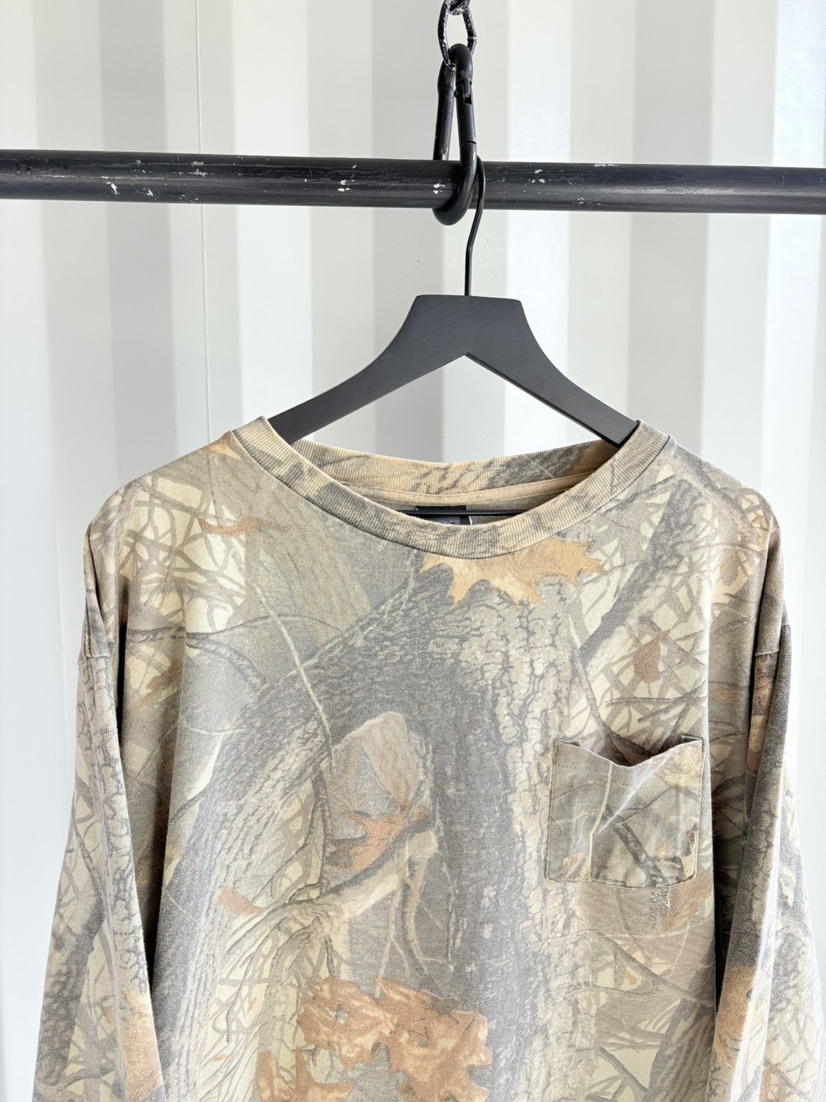 Vintage Thrashed Sun Faded Camo Shirt Distressed Band Tee Erd grunge Size US XL / EU 56 / 4 - 2 Thumbnail