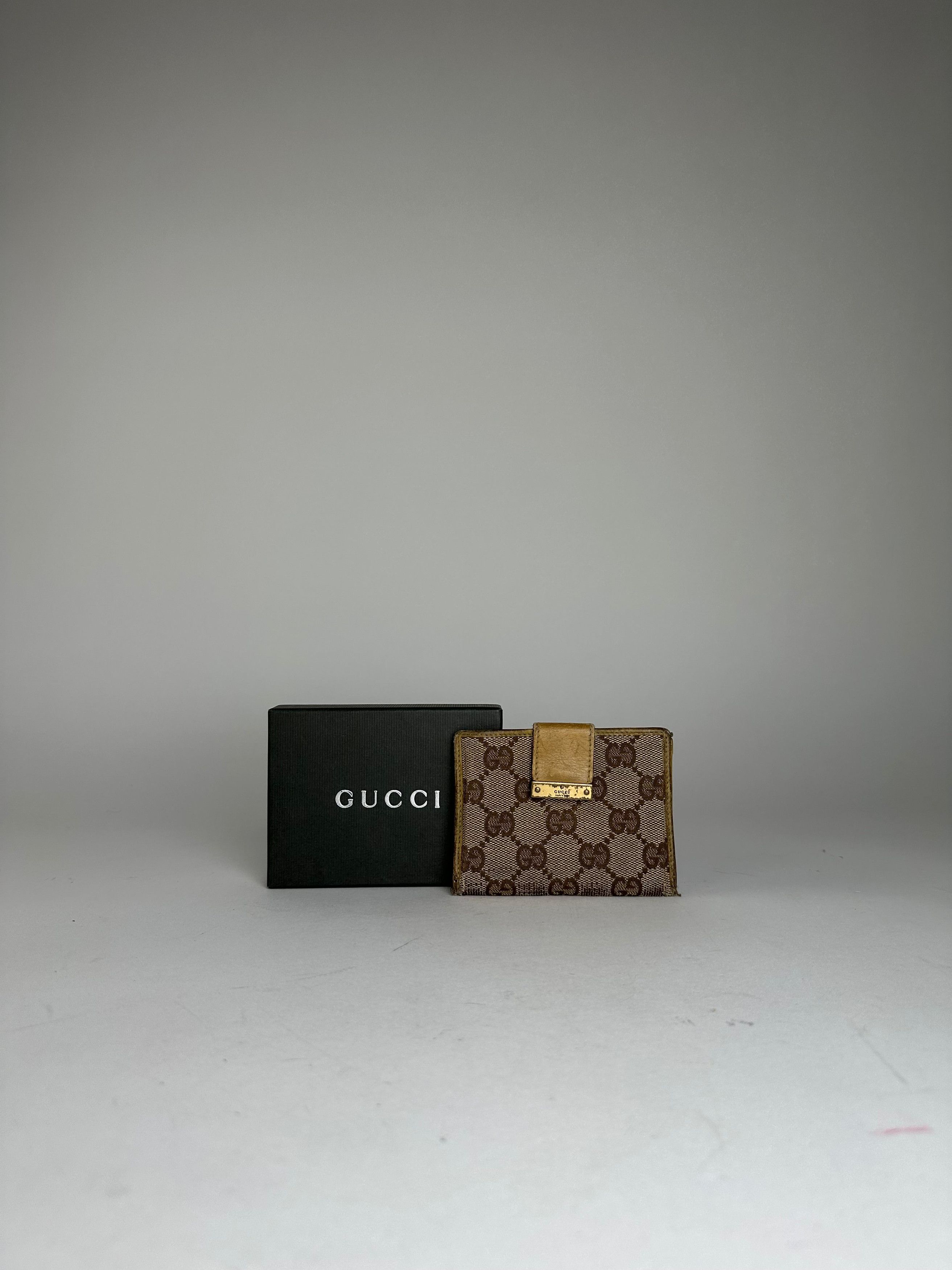Gucci Vintage Monogram Leather Card Holder Beige Brown Size ONE SIZE - 1 Thumbnail