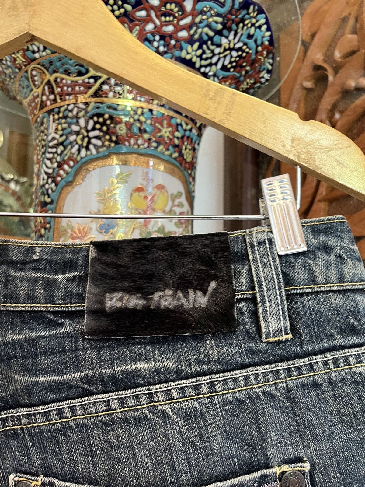 If Six Was Nine × Japanese Brand × KMRii Y2K Osaka Big Train Leather Carving Pocket Jeans Size US 34 / EU 50 - 9 Thumbnail