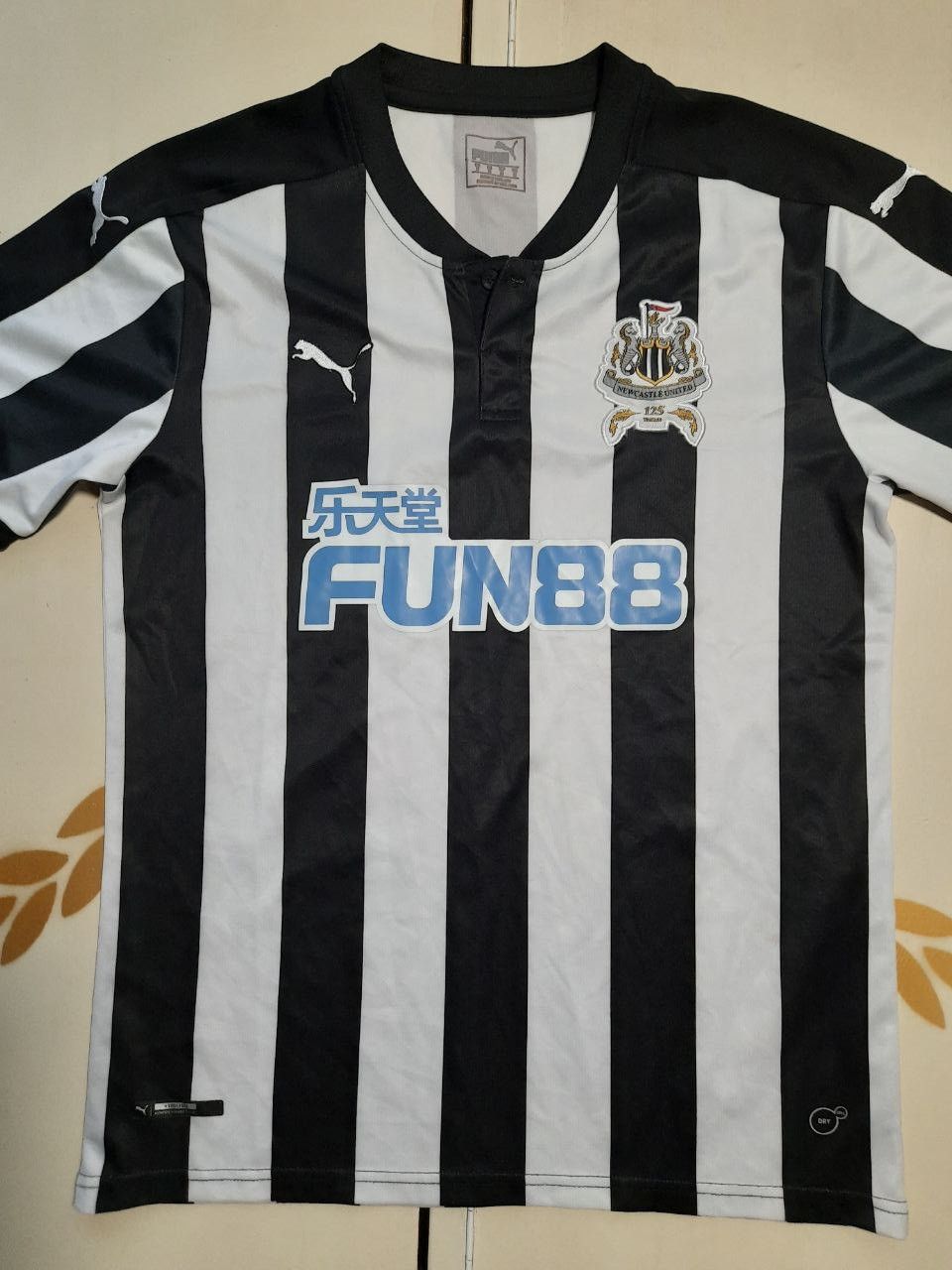 Puma Puma Newcastle United Jersey 2016-2017 Size US M / EU 48-50 / 2 - 4 Thumbnail