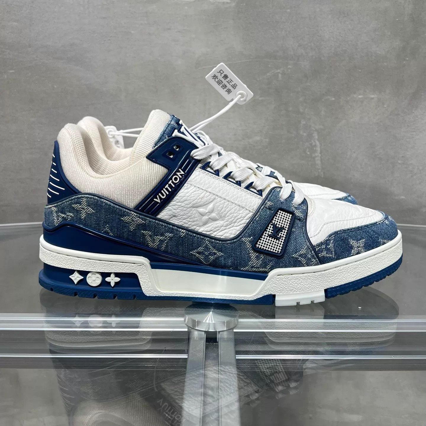 Louis Vuitton LV Trainer white blue denim UK6 40 Size US 7 / EU 40 - 4 Thumbnail