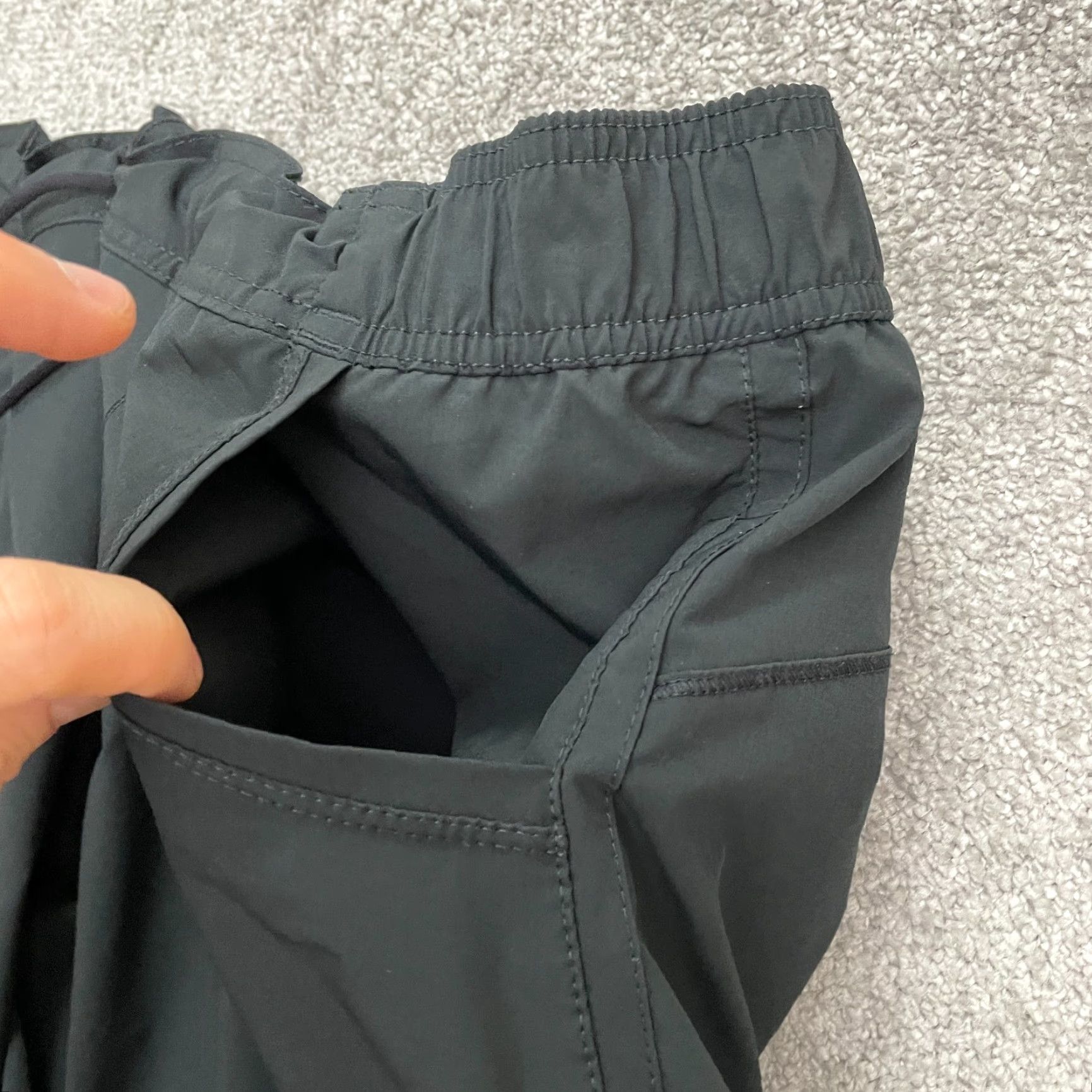 Lands' End VINTAGE Lands' End Active Shorts Womens 24W Black Elastic Waist Drawstring Athletic 42x4 Size 42" / US 20 - 3 Thumbnail