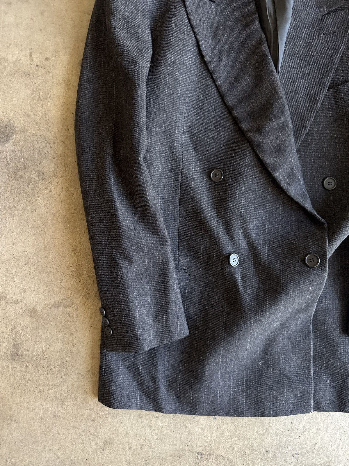 Giorgio Armani Giorgio Armani Made in Italy Pinstripe DB Peak Lapel Jacket Size 42L - 4 Thumbnail