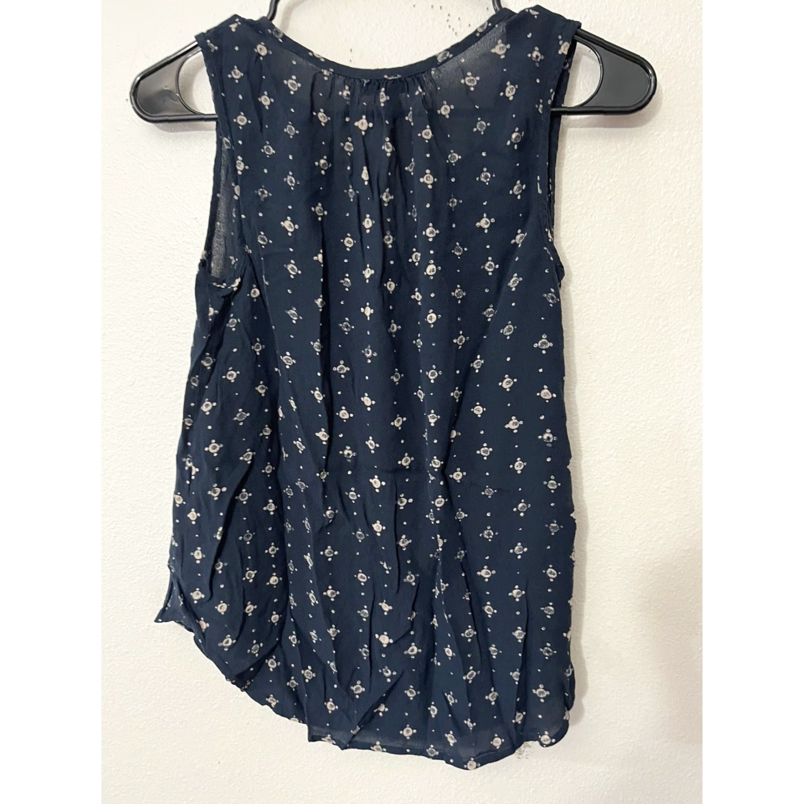 Madewell Madewell Memory Tank All Over Print Navy Blouse XS Geometric Chambray 100% Viscose Short Sleeve Round Neck Casual Women Blouse G1562 Size XS / US 0-2 / IT 36-38 - 3 Thumbnail