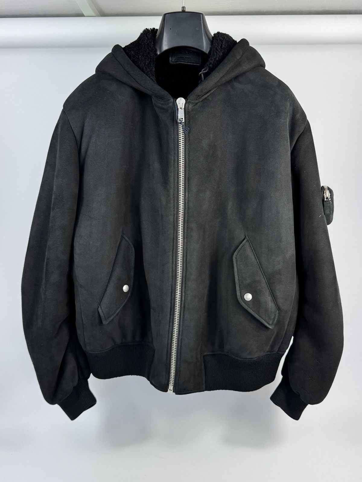 SHERLING AND SUEDE 3D POCKET HOODED BOMBER JACKET