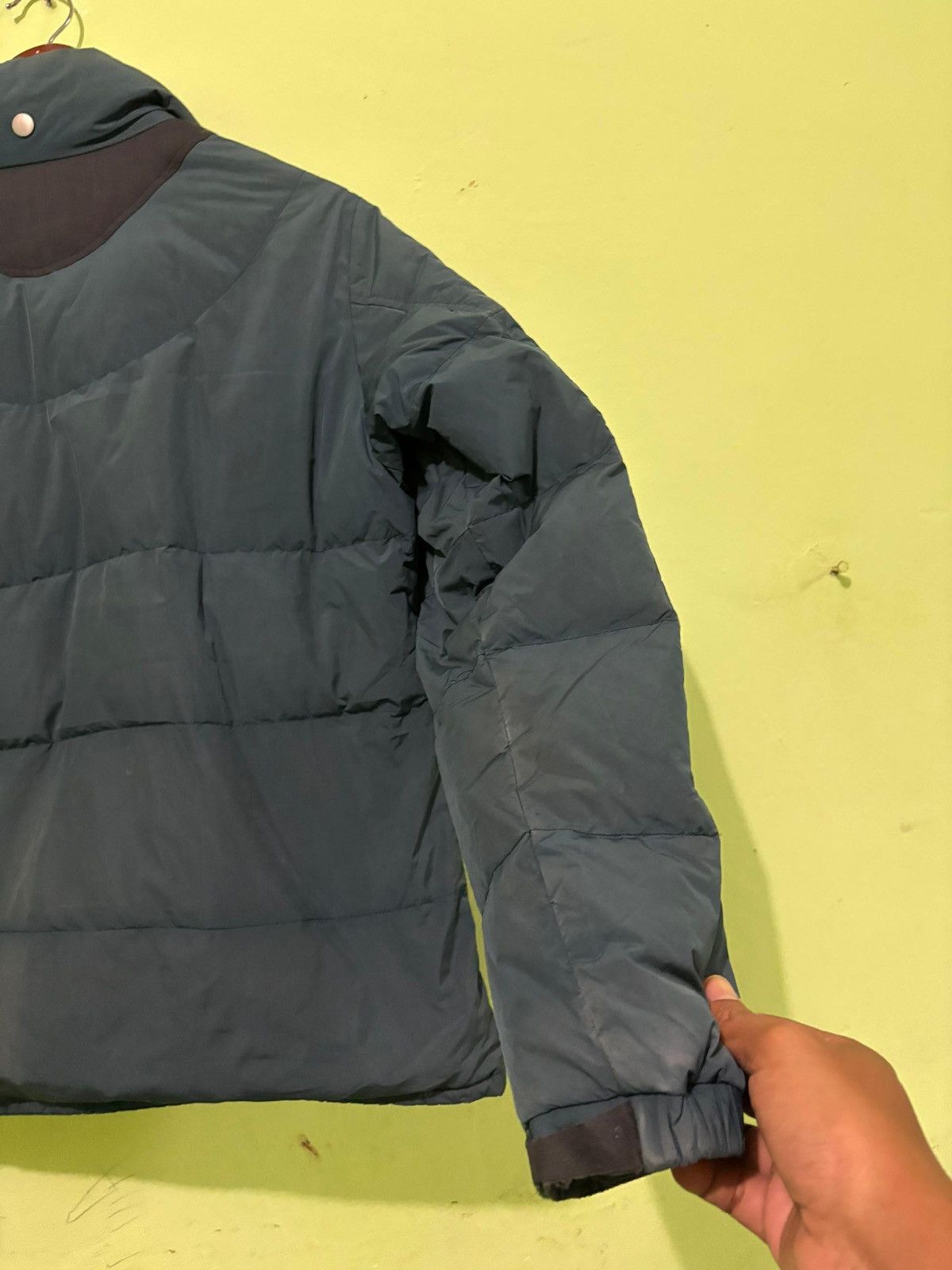 Jun Takahashi × Undercover A/W12 Undercover X Uniqlo Puffer Jacket By Jun Takahashi Size US S / EU 44-46 / 1 - 8 Thumbnail