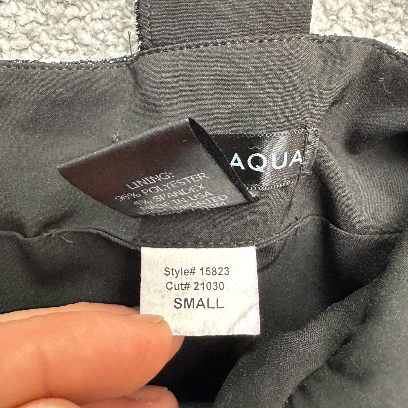 AQUA Aqua Sparkle Metallic Crop Top Women Small Black Sleeveless Tank Crop Top V-Neck Zip Zipper Casual Party/Cocktail Modern Designer 90s? Size S / US 4 / IT 40 - 7 Thumbnail
