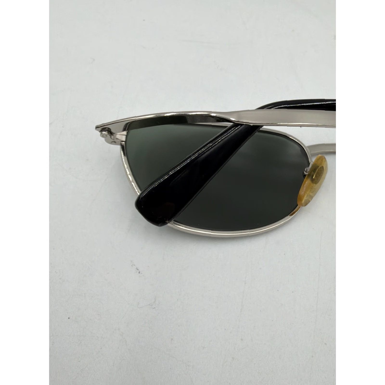 Vintage VINTAGE Ray-Ban Sunglasses W2703 Metal Frame Unisex Adults Silver Sunglasses Mens Womens 90s? (But must avoid adding extra info). Size ONE SIZE - 5 Thumbnail