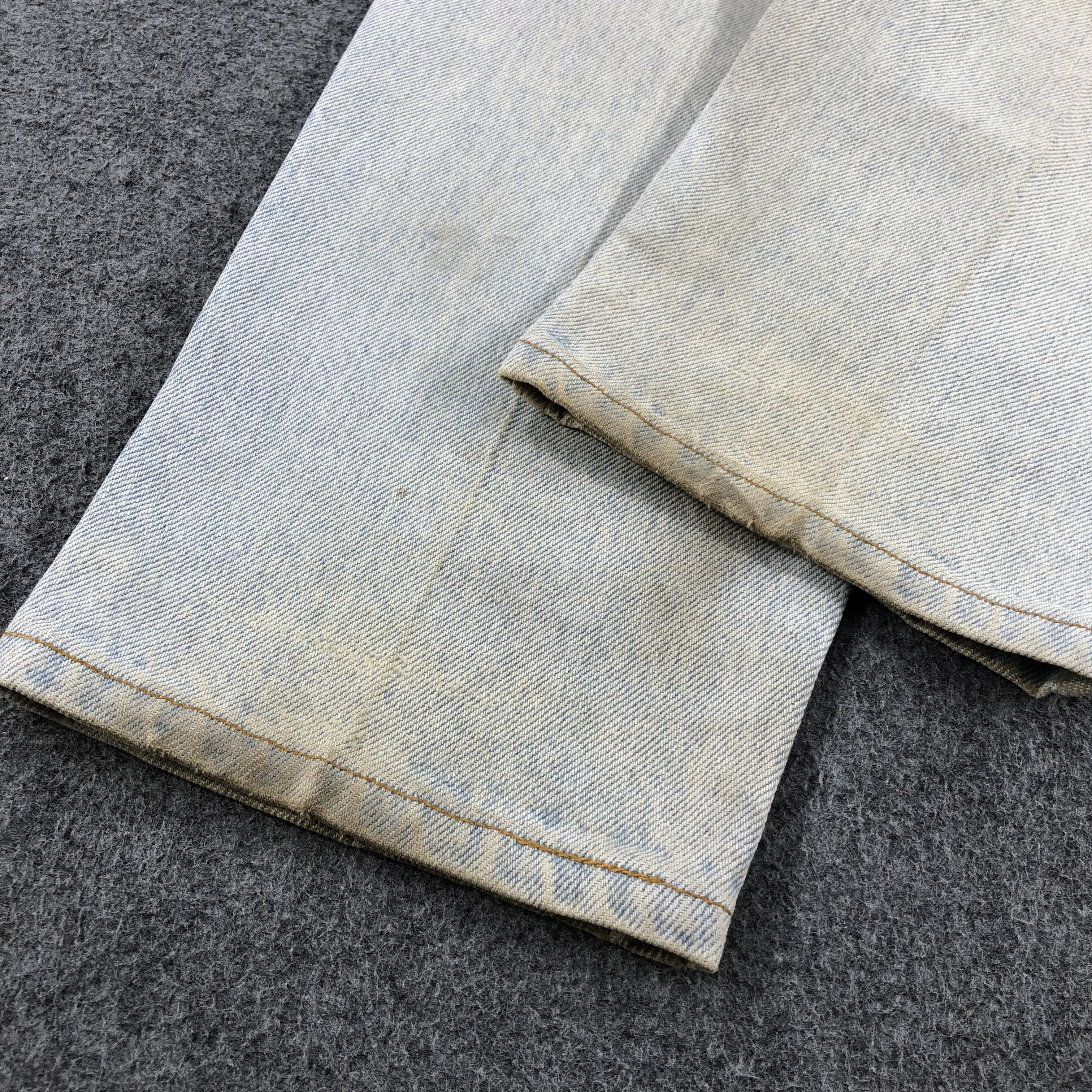 Levi's Vintage 90s Light Wash Levis 551 Jeans-J1581 Size US 33 - 6 Thumbnail