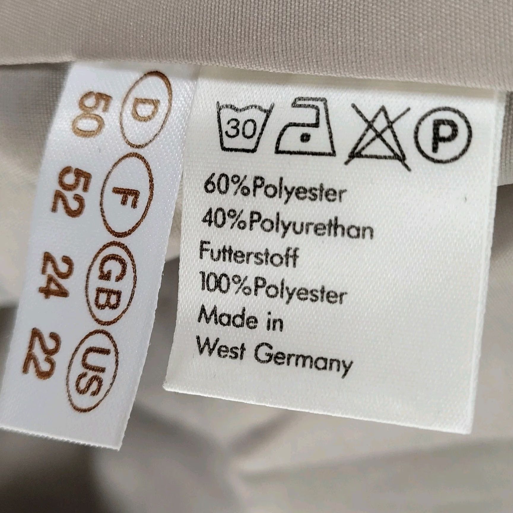 Vintage Cogito von Gollas Grey Beige Suede Like Lightweight Buttoned Jacket Plus Size 22 Beige Polyester Lined Pockets Short Sleeve Button Coat Women Size 3XL / US 20-22 - 4 Thumbnail
