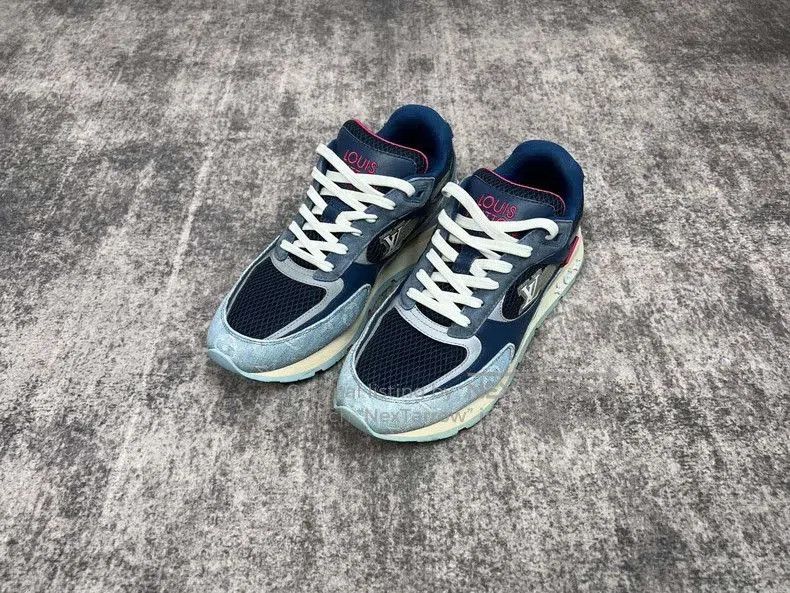 Louis Vuitton LOUIS VUITTON LV RUNAWAY Sneakers. Size US 8 / EU 41 - 1 Thumbnail