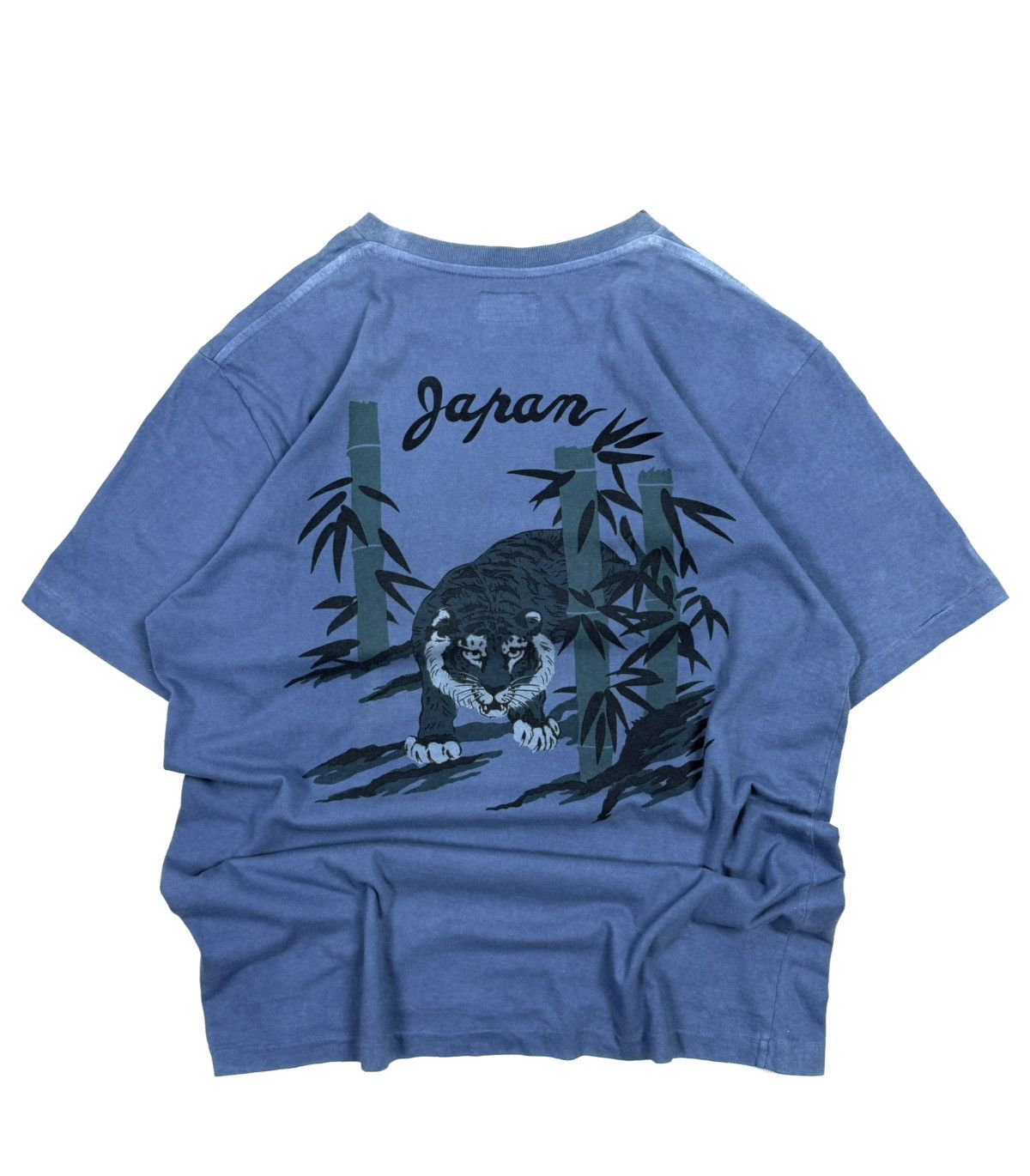 Blue Blue Japan Blue Blue JAPAN Tiger Graphic Vintage Tee Archive Streetwear Size US L / EU 52-54 / 3 - 1 Thumbnail