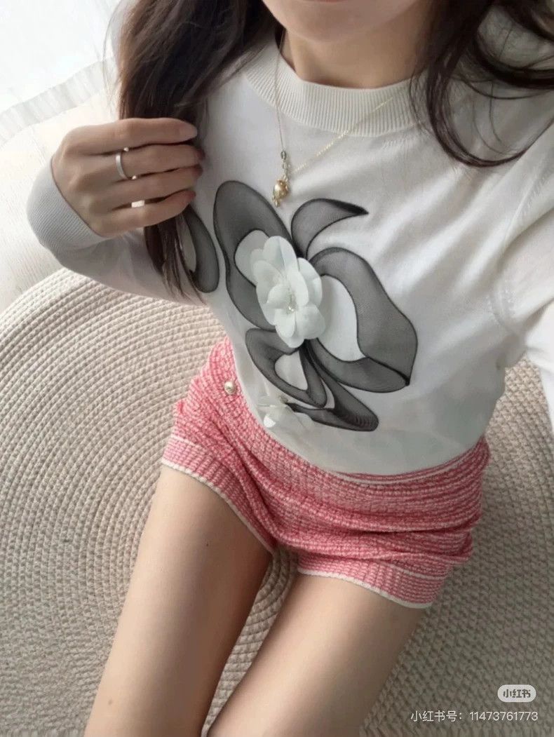 Chanel Chanel 20A white three-dimensional camellia knitted sweate Size XXS / US 00 / IT 34 - 8 Thumbnail