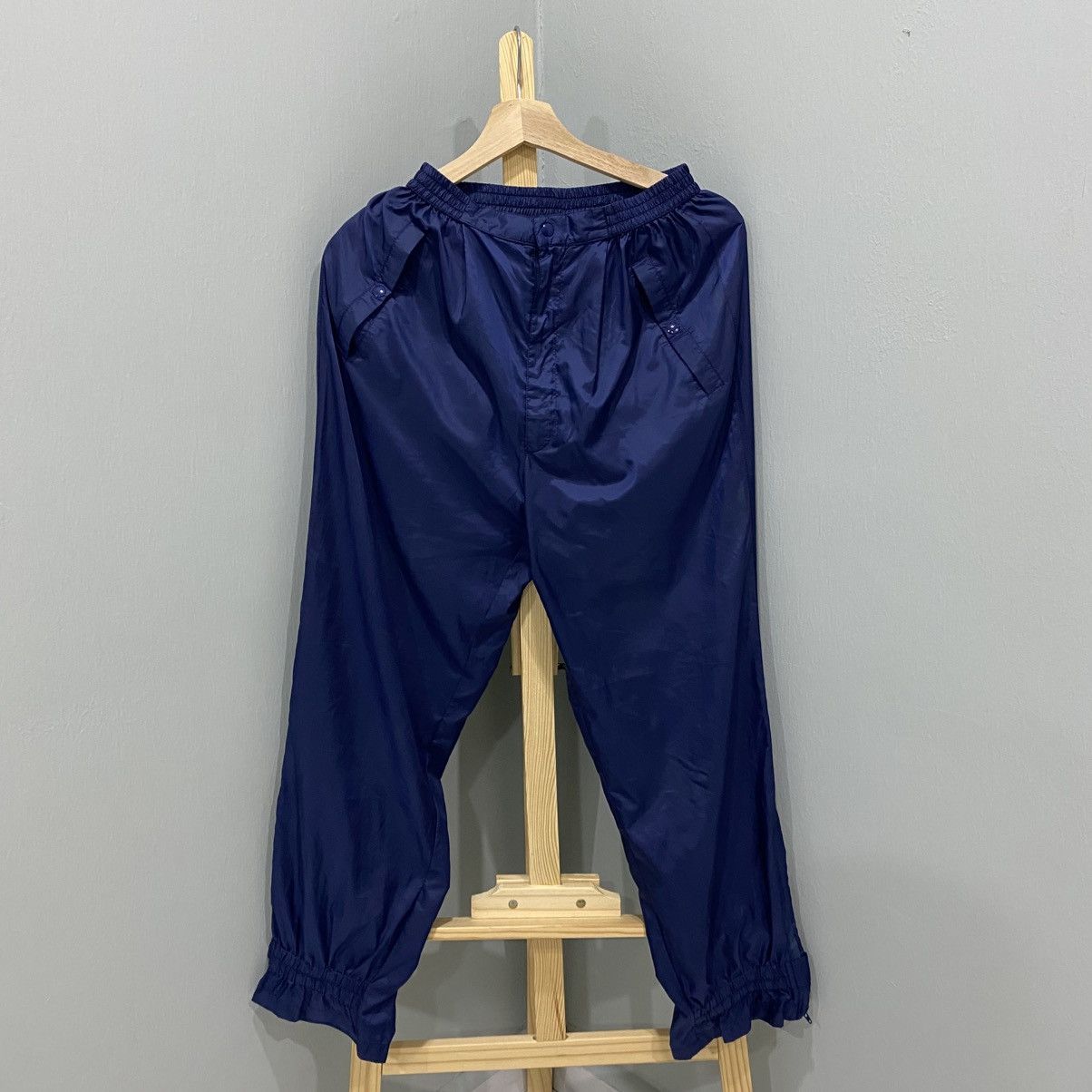 Balenciaga Vintage Balenciaga Golf Paris Navy Blue Nylon Track Pants Size US 28 / EU 44 - 1 Thumbnail