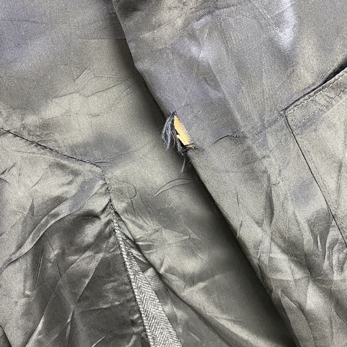 Holt Renfrew Pure Virgin Wool Holt Renfrew Herringbone Overcoat Size US M / EU 48-50 / 2 - 13 Thumbnail