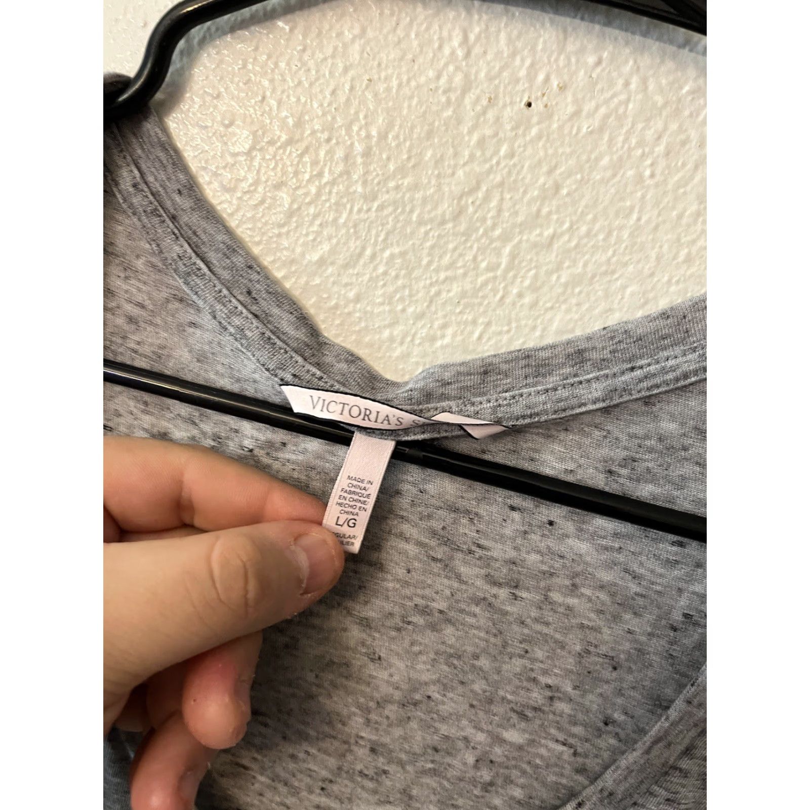 Victoria's Secret Victoria's Secret Shirt Womens L Gray Long Sleeve T-Shirt Henley Casual Relaxed Knit Polyester Pullover Size L / US 10 / IT 46 - 3 Thumbnail