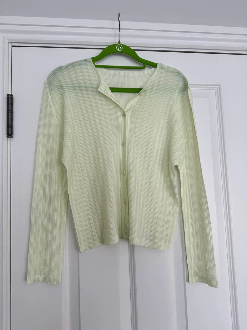 Issey Miyake Issey Miyake size:3 Light yellow pleated cardigan Size XS / US 0-2 / IT 36-38 - 2 Thumbnail
