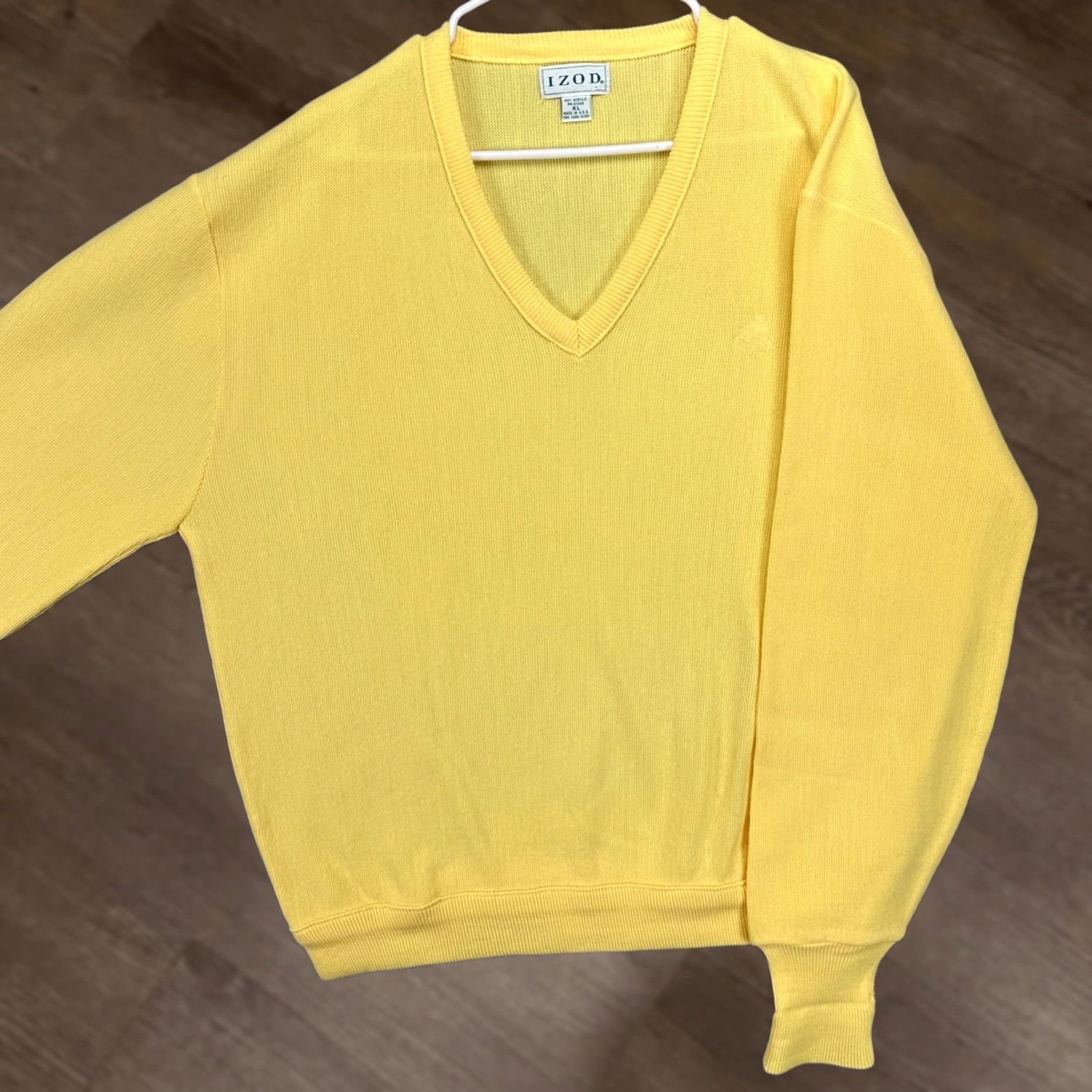 Izod VINTAGE Izod Sweater V-Neck Mens XL Yellow Pullover Long Sleeve Knit Pullover Breathsable 90s Preppy Men's Sweater Size US XL / EU 56 / 4 - 1 Thumbnail