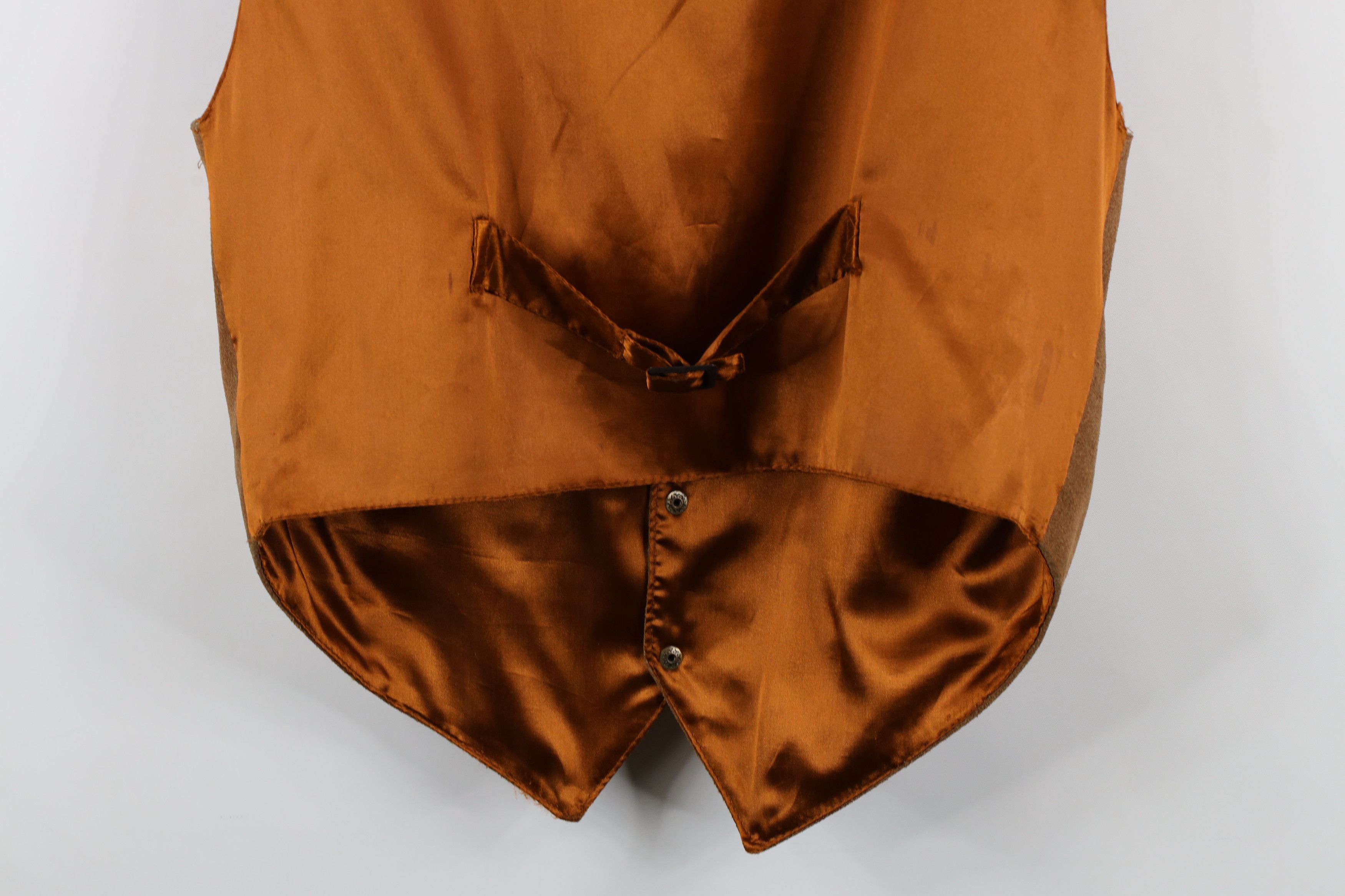 Vintage Vintage 90s Streetwear Buckle Back Suede Leather Vest Jacket Size US M / EU 48-50 / 2 - 15 Thumbnail