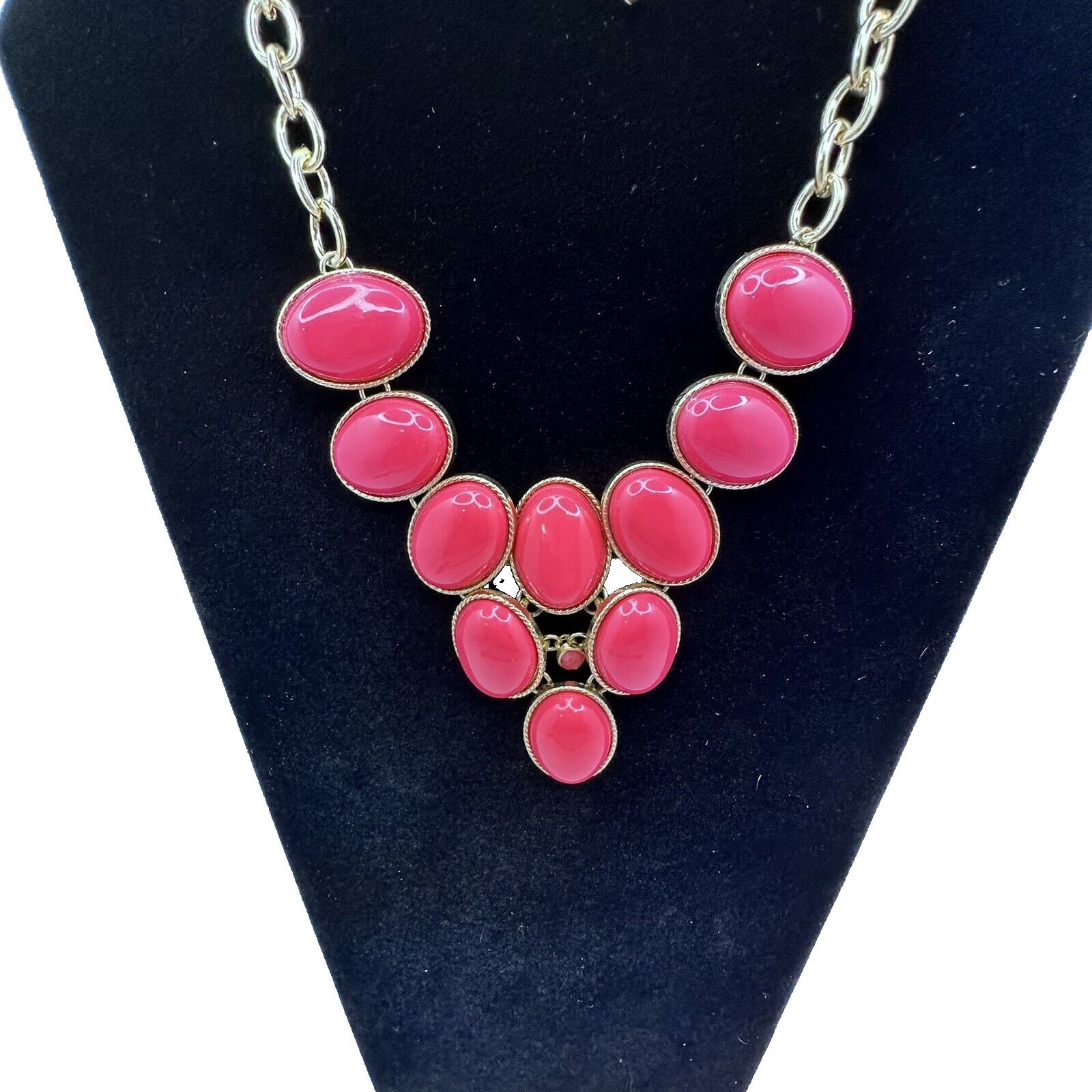 Pink Darling VTG Hot Pink Lucite Necklace Gold Tone BIb Necklace Size ONE SIZE - 1 Thumbnail