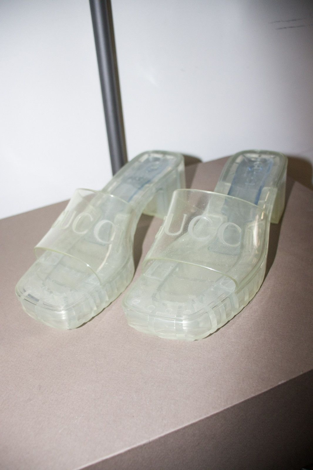 Gucci GUCCI RUBBER SLIDE SANDAL Size US 6 / IT 36 - 4 Thumbnail