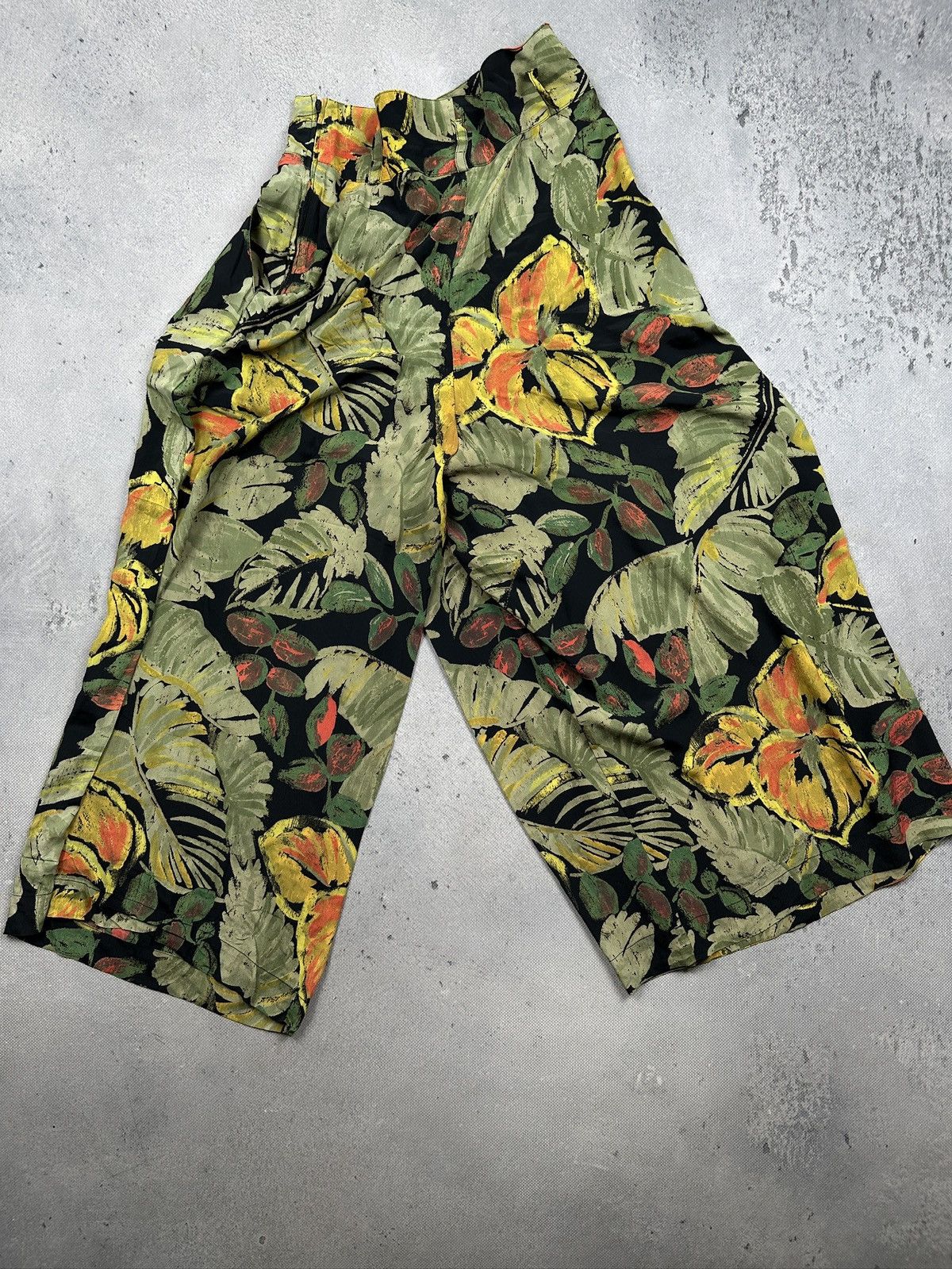 Byblos Byblos Italian Tropical Floral Wide Leg Culottes Archive 90s Size 30" / US 8 / IT 44 - 12 Thumbnail