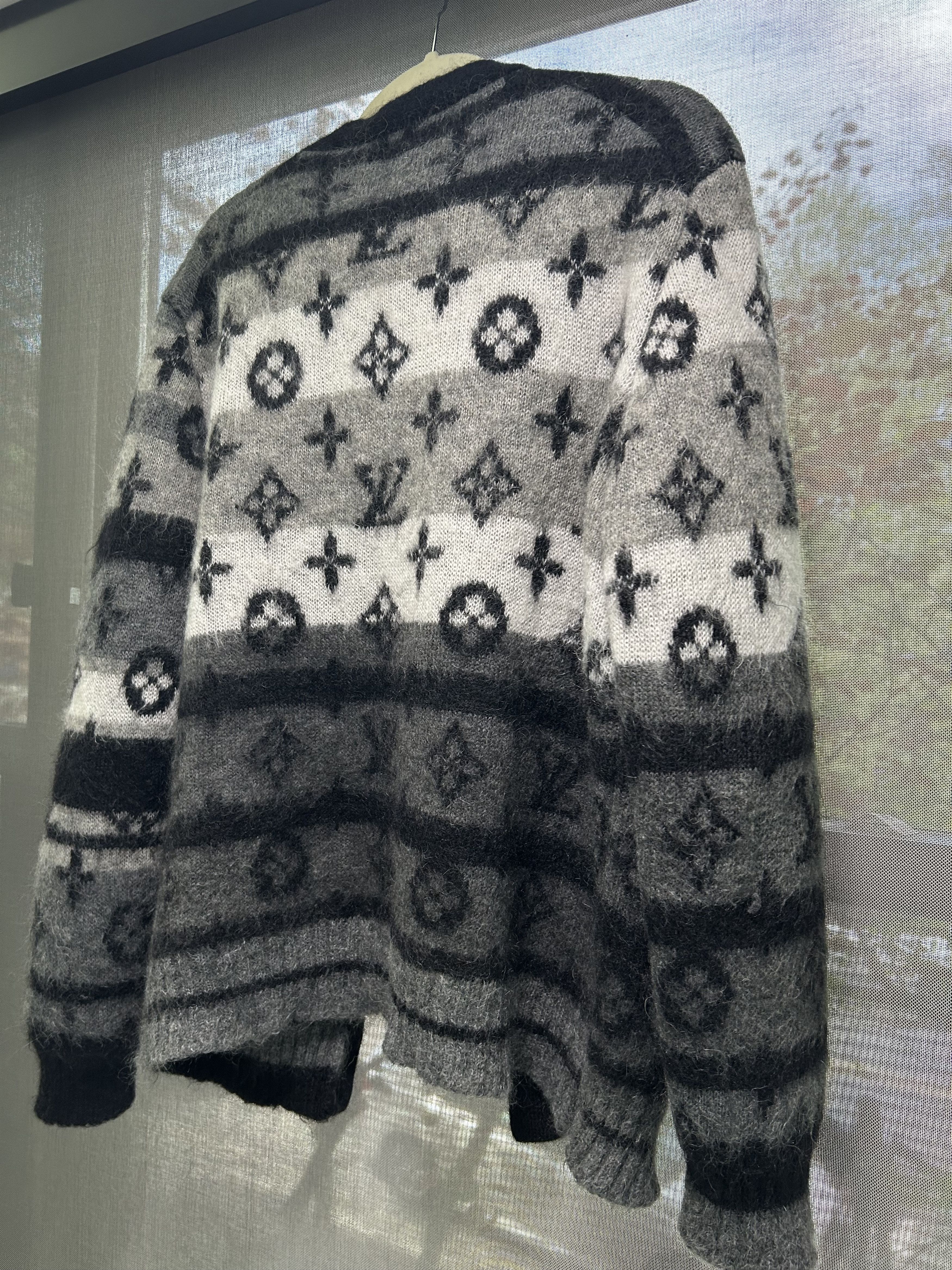 Louis Vuitton Louis Vuitton Monogram Mohair Sweater Size US M / EU 48-50 / 2 - 1 Thumbnail