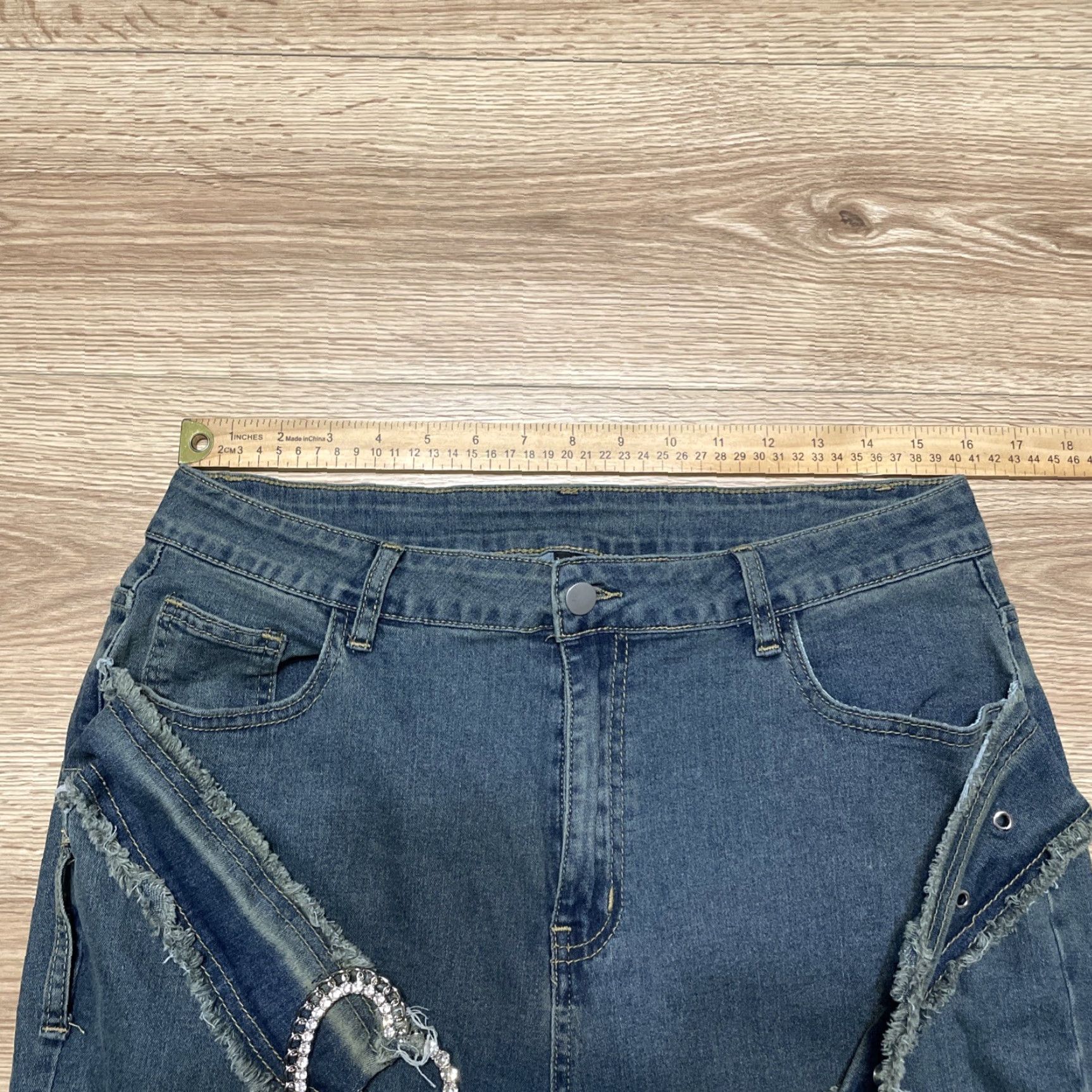 Vintage VINTAGE ROMWE Women Flared Jeans Belted Rhinestone Heart Retro Size 1XL Blue Size 40" / US 18 - 4 Thumbnail