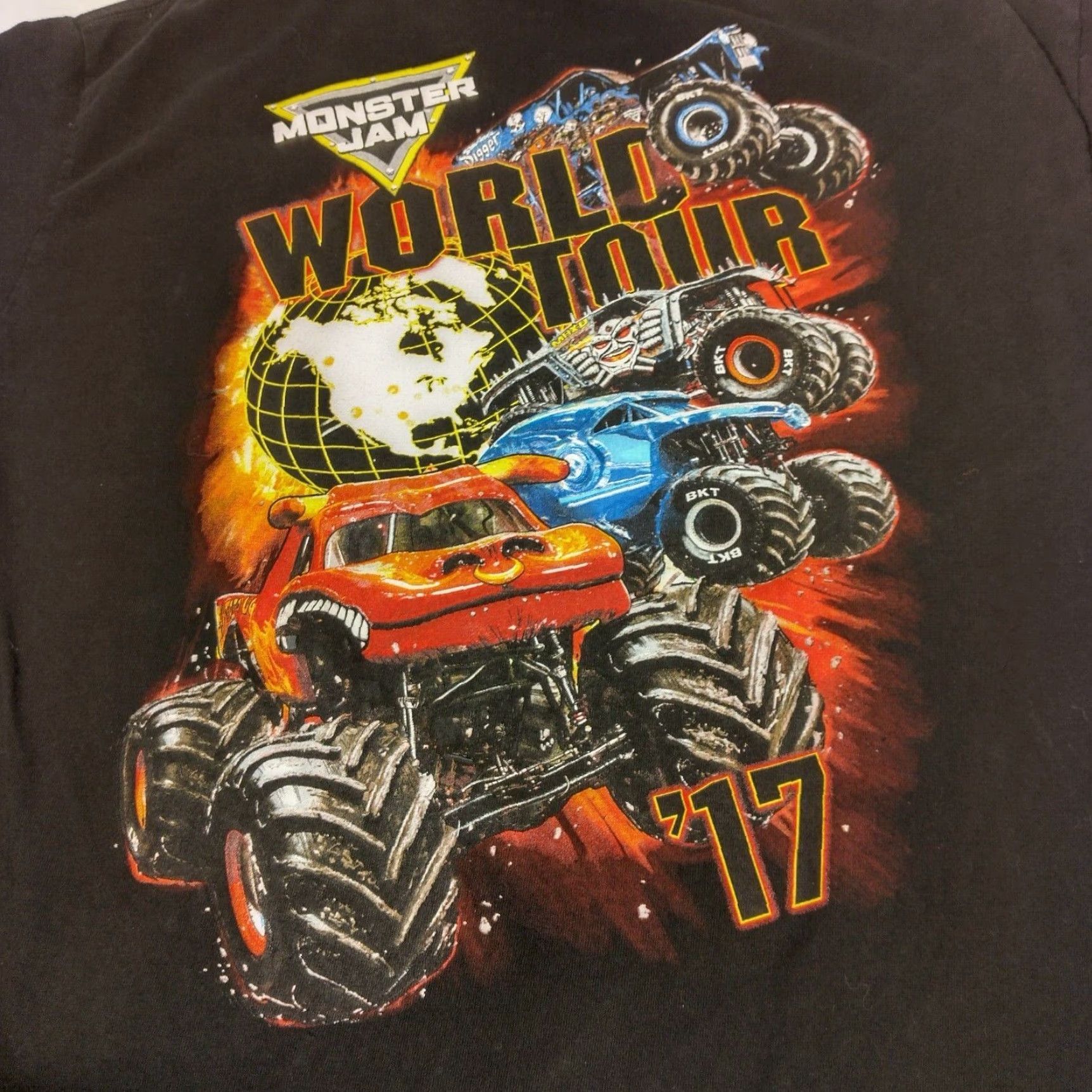 Vintage VINTAGE Monster Jam World Tour 2017 Shirt Men Large Grave Digger Black 4WD Trucks Monster Trucks Crew Neck Short Sleeve Cotton Blend Read Read? Size US L / EU 52-54 / 3 - 5 Thumbnail