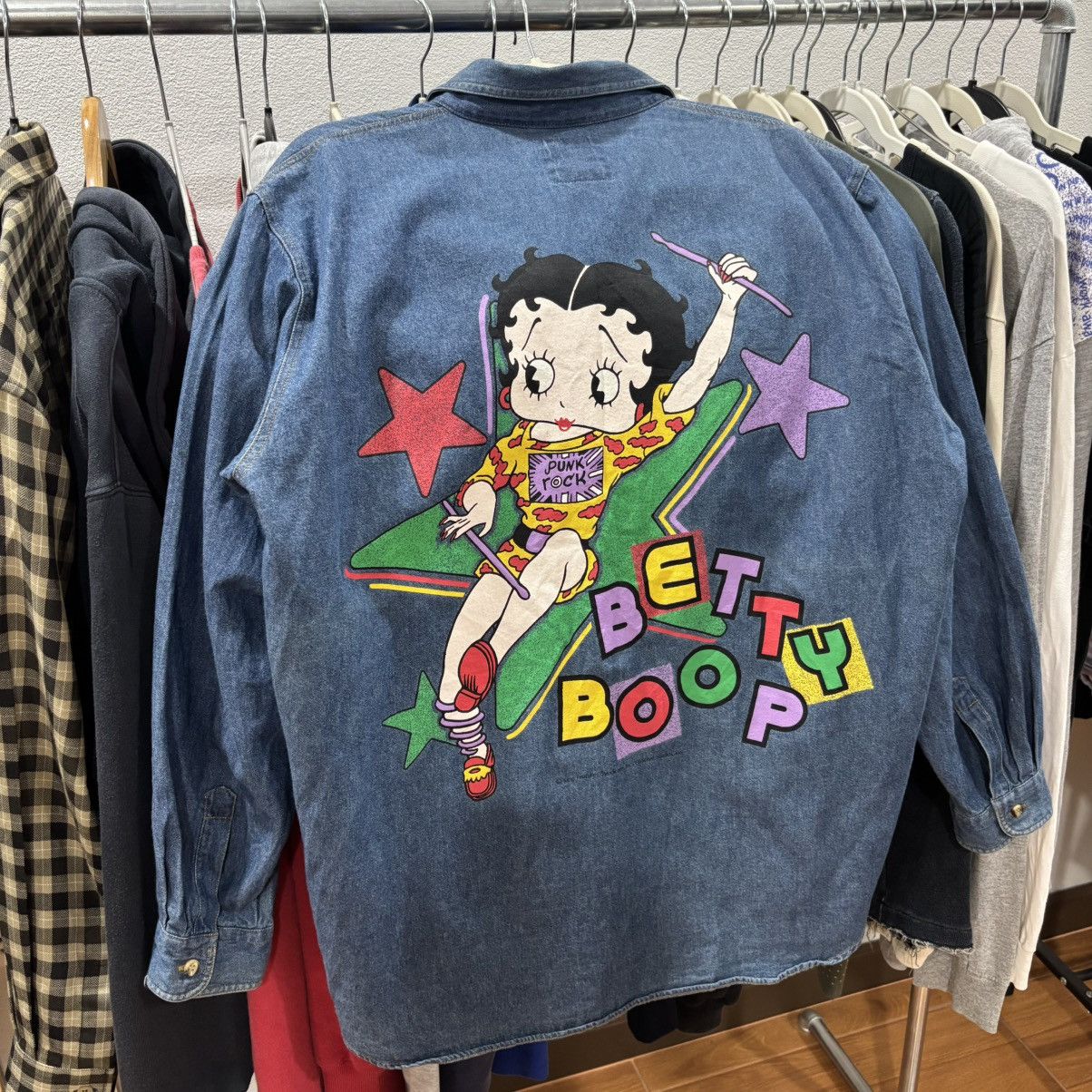 Vintage Vintage Betty Boop Denim Shirt Size US M / EU 48-50 / 2 - 1 Thumbnail