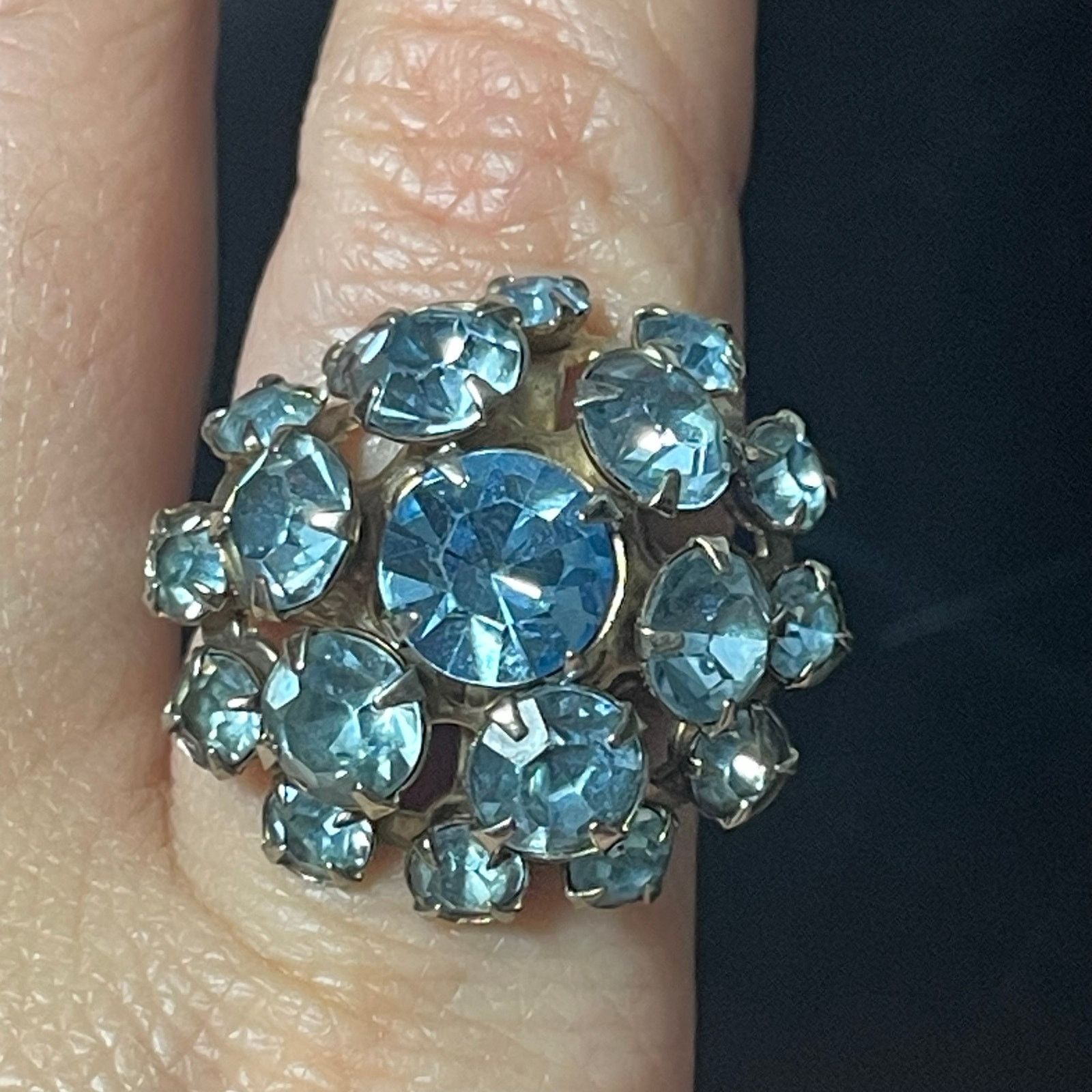Other Vtg Blue Rhinestone Cluster Ring Sz 7 Adjustable Glows Size ONE SIZE - 7 Thumbnail
