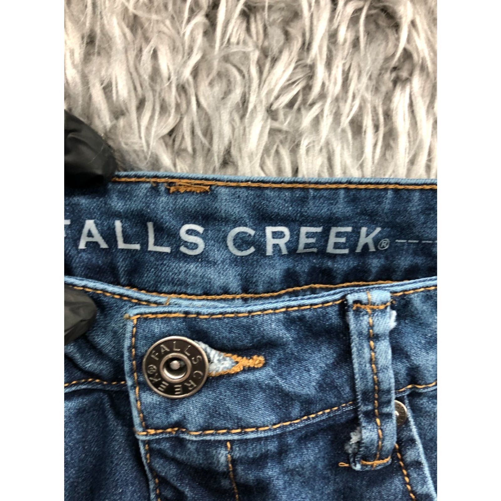 Vintage Falls Creek Boyfriend Shorts Womens Size 8 Mid Rise Medium Wash Blue Shirt Womens Casual Summer Modern 90s Boys? Size 30" / US 8 / IT 44 - 6 Thumbnail