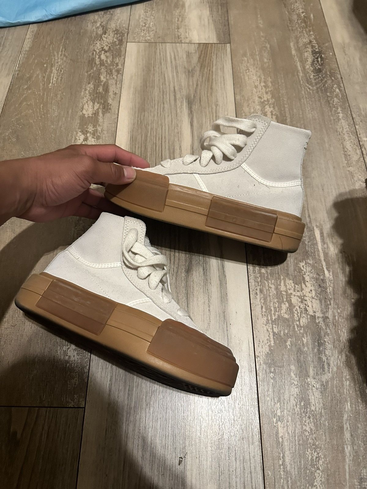 Converse CHUCK TAYLOR CRUISE SUEDE Size US 5 / IT 35 - 2 Thumbnail
