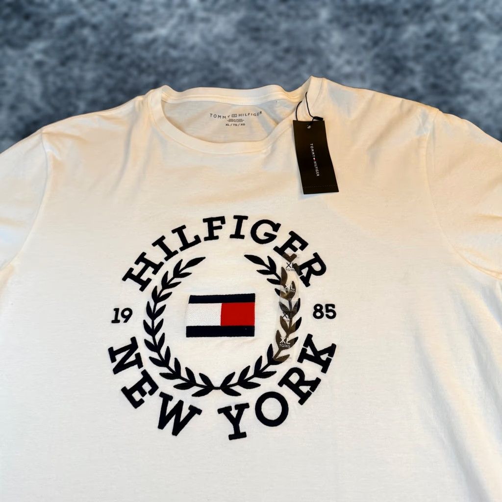 Tommy Hilfiger Tommy Hilfiger White New York Graphic Tee Mens XL T-Shirt Short Sleeve Crew Neck Logo Graphic Print Shirt Size US XL / EU 56 / 4 - 1 Thumbnail