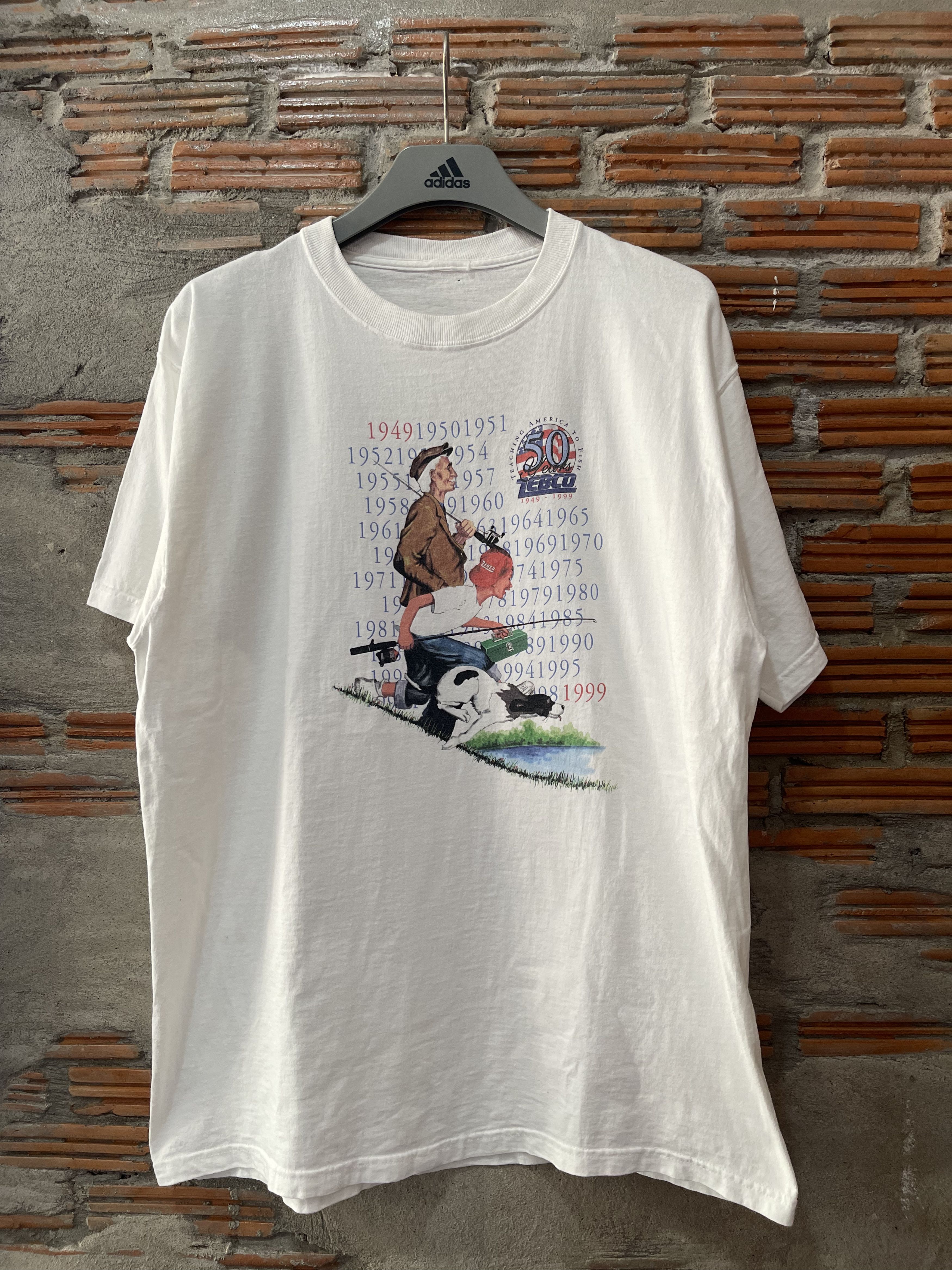 Arts & Science Vintage 90s Zebco 50th Anniv - Norman Rockwell Style Art XL Size US XL / EU 56 / 4 - 7 Thumbnail