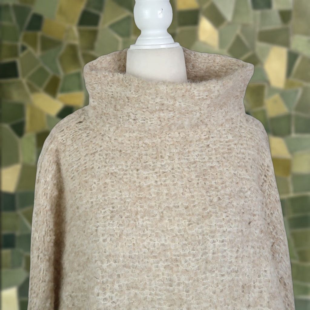 Free People Free People Cream Tan Fuzzy Alpaca Wool Funnel Neck Sweater M Size M / US 6-8 / IT 42-44 - 1 Thumbnail