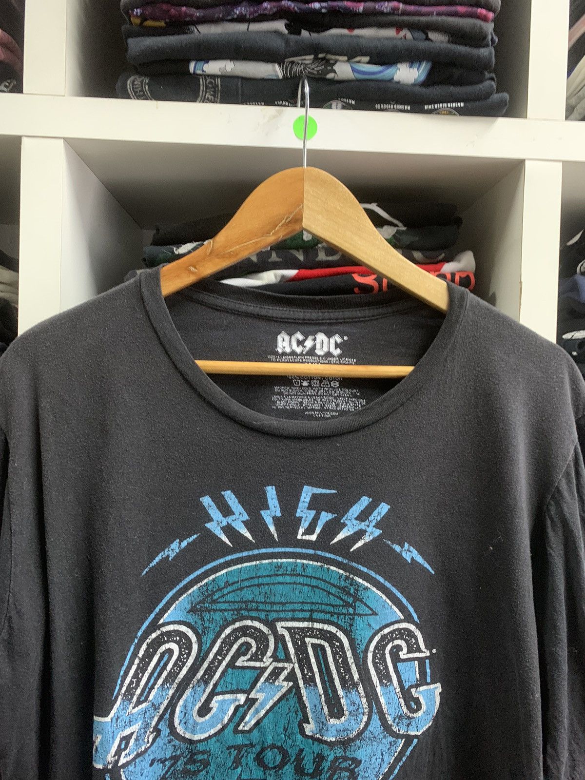 AC/DC × Band Tees × Vintage Vintage AC/DC Rock Band T-shirt Size US M / EU 48-50 / 2 - 3 Thumbnail
