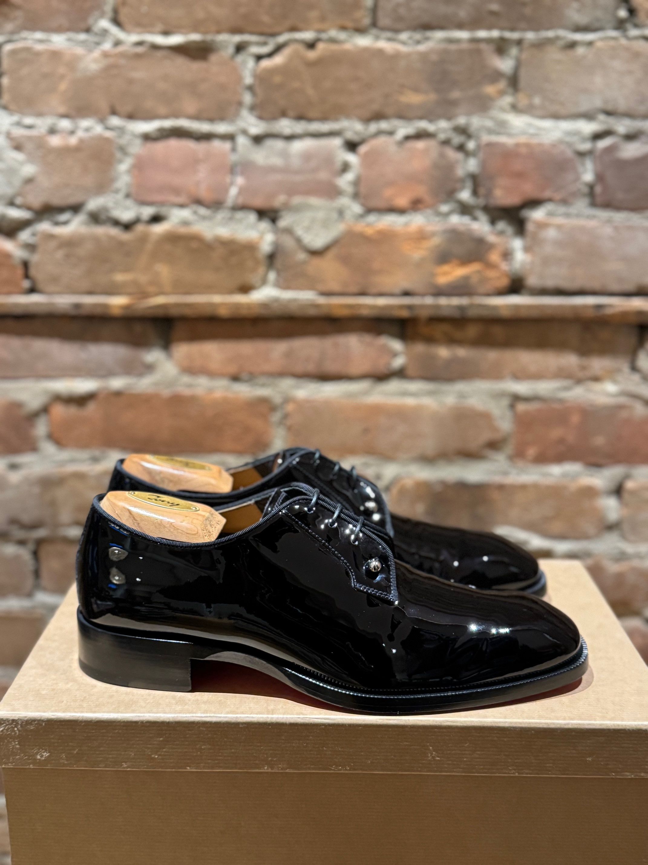 Christian Louboutin Christian Louboutin Chambeliss Flat – Patent Leather Size US 8 / EU 41 - 2 Thumbnail