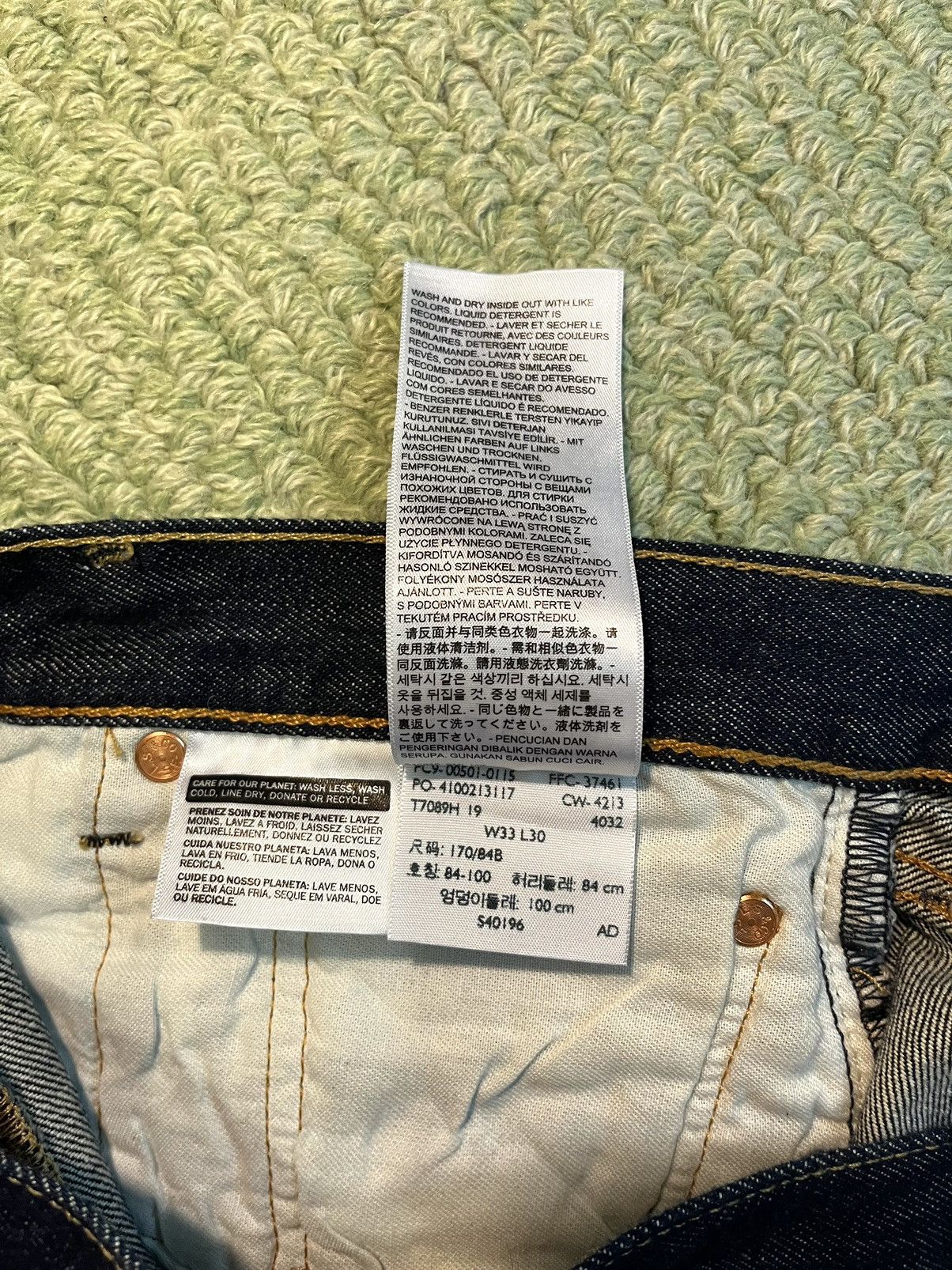 Levi's 2000s Levi’s Navy Denim 501 33/30 Button Fly Size US 33 - 8 Thumbnail