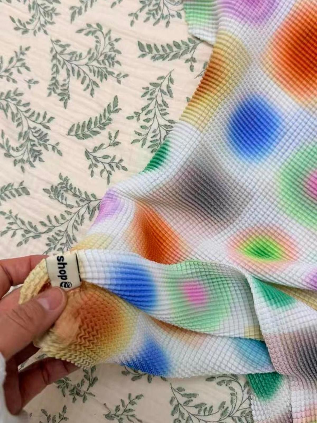Japanese Brand Multicolor Blurred Dot Plissé Top | Pleated Mock Neck Size ONE SIZE - 6 Thumbnail
