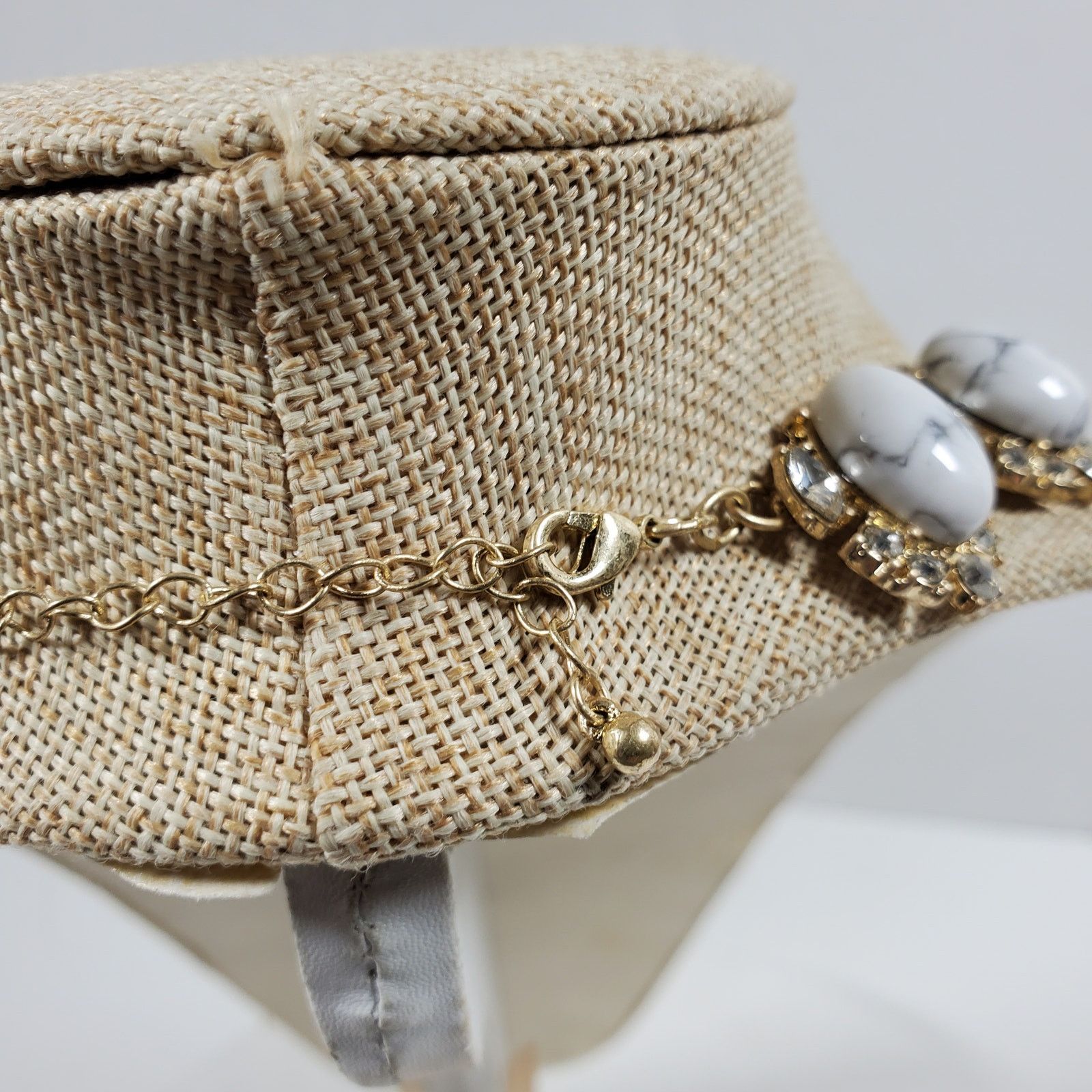 The Unbranded Brand Statement Necklace Marbled Beads Gold Tone Fringe 17 Inch Size ONE SIZE - 4 Thumbnail