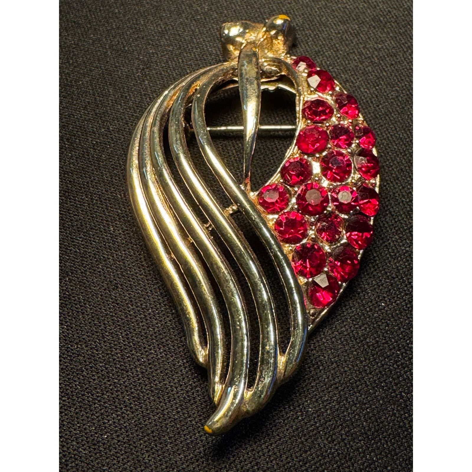 Other Beautiful Vintage Coro Red Rhinestone Brooch Size ONE SIZE - 1 Thumbnail
